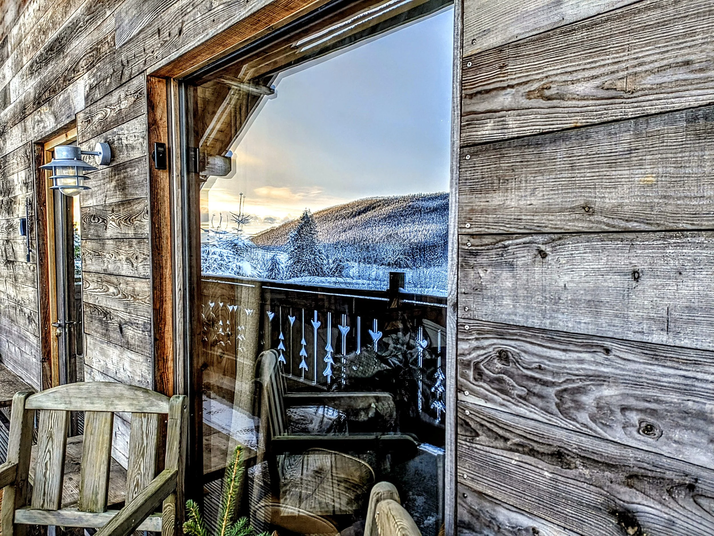 winterwindowjpg.jpg