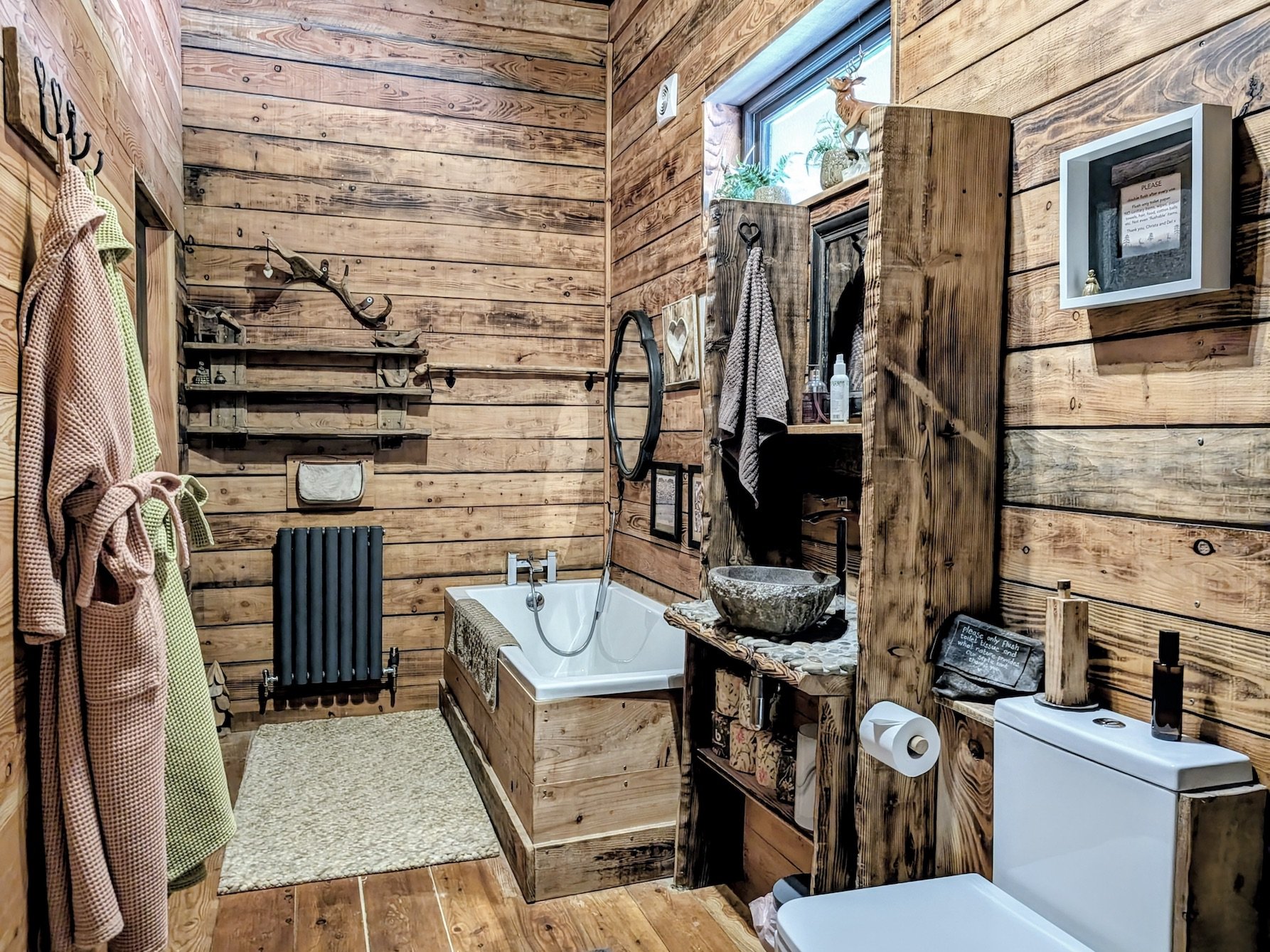bathroomalpnhaus.jpg