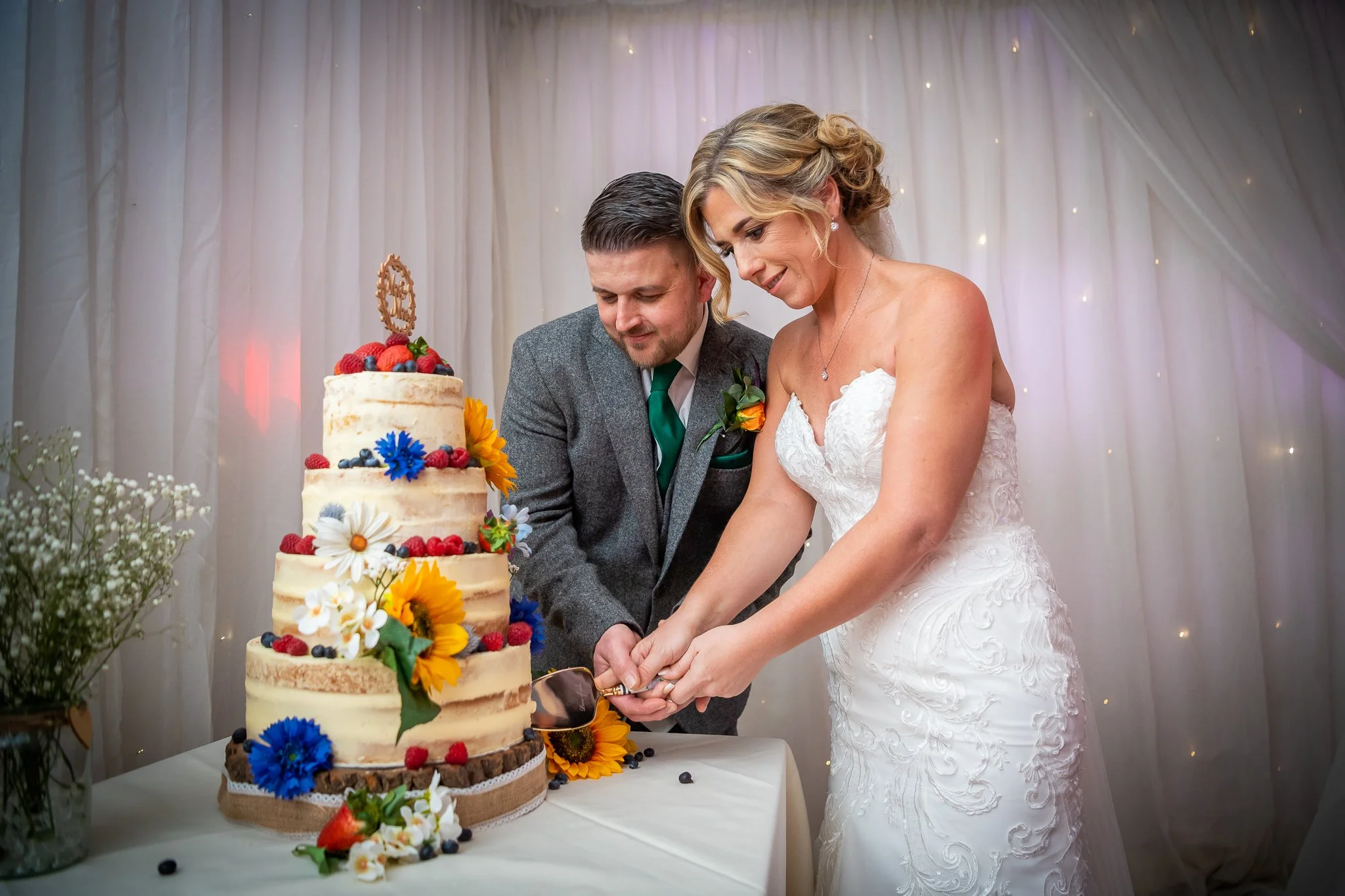Wedding-Cake-Photography.jpg