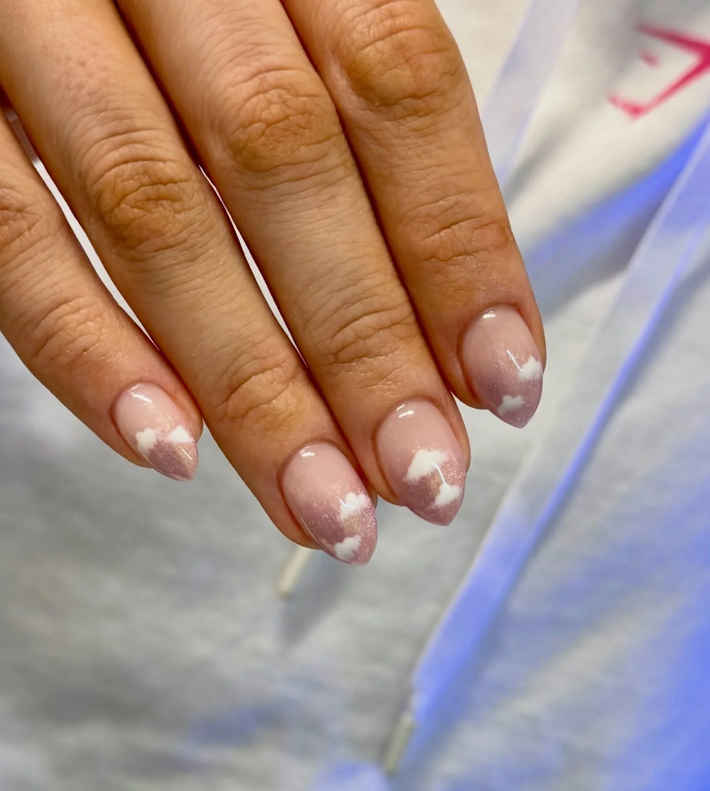 When the light hits these gorge sunset nails ☁️🌅

Swipe to see 👈

#sunset #sunsetnails #pinksky #nailtech #nailstyle