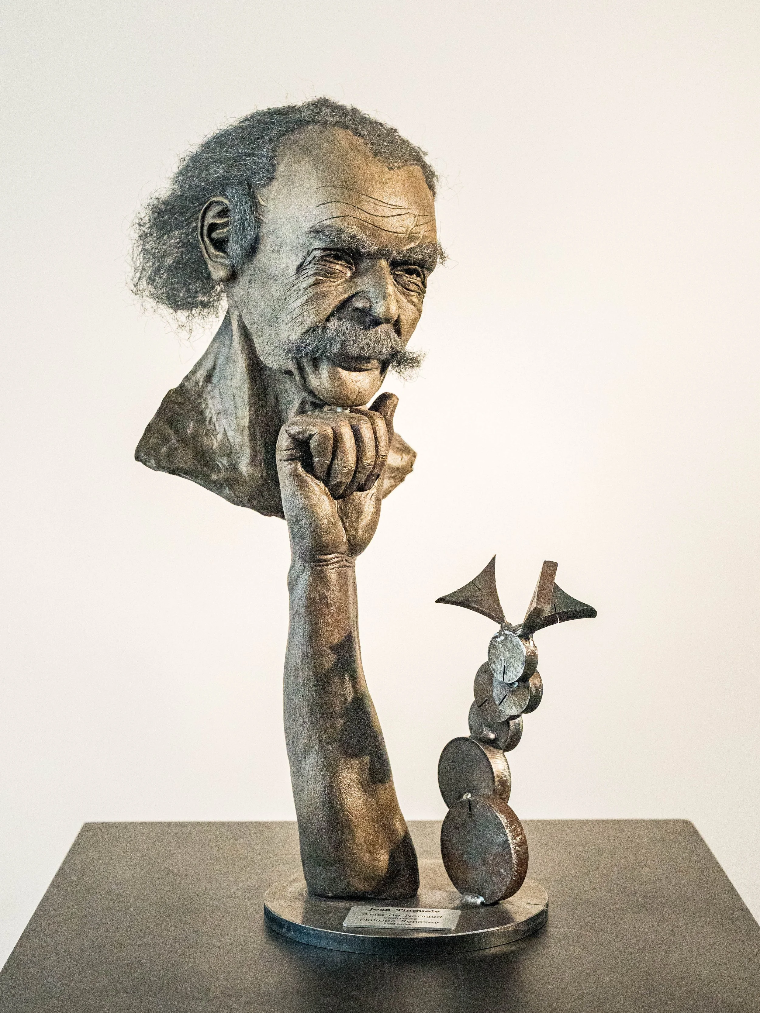 Tête , sculpture contemporaine hommage à Jean Tinguely par Anita de Nervaud.