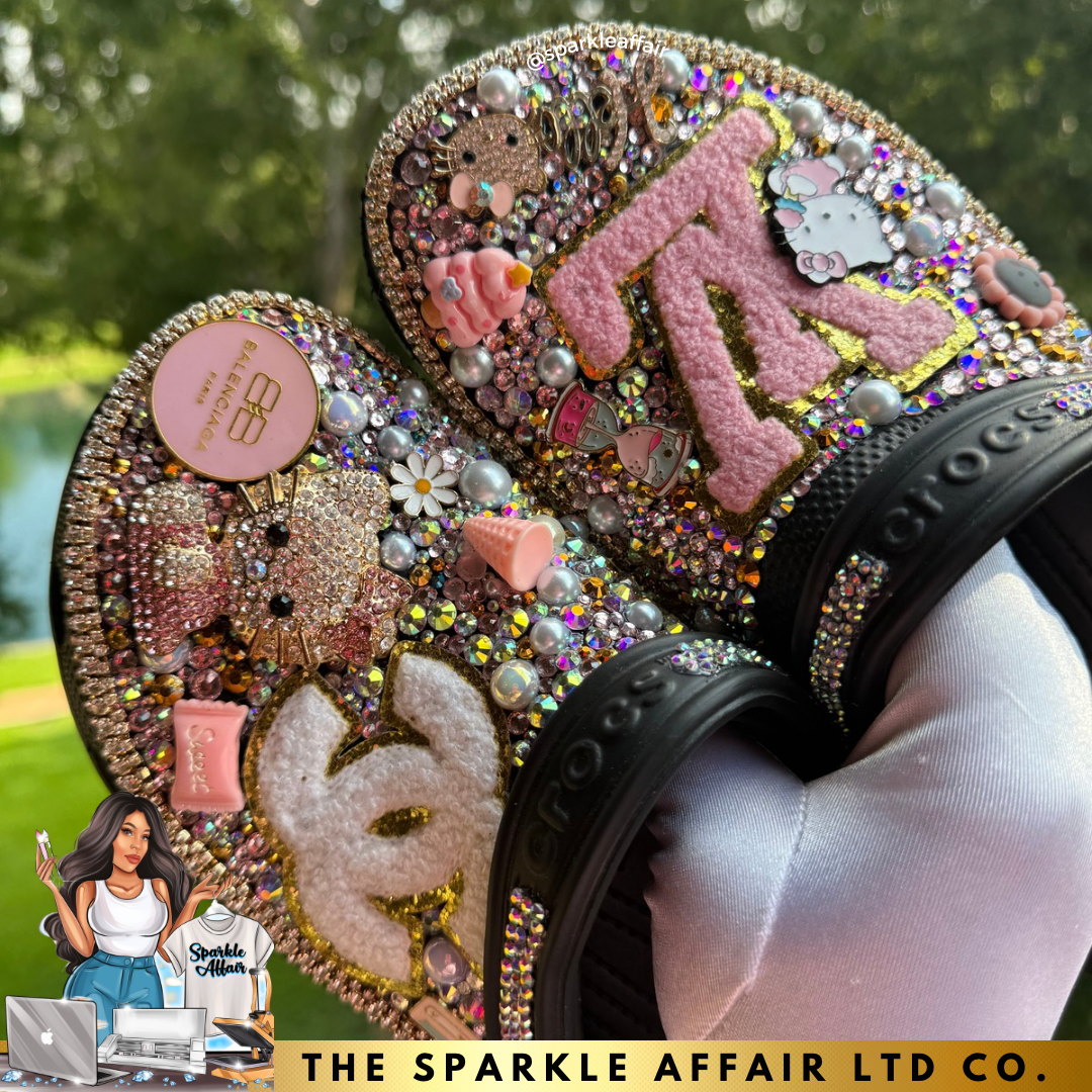 Hello kitty crocs - 4.png