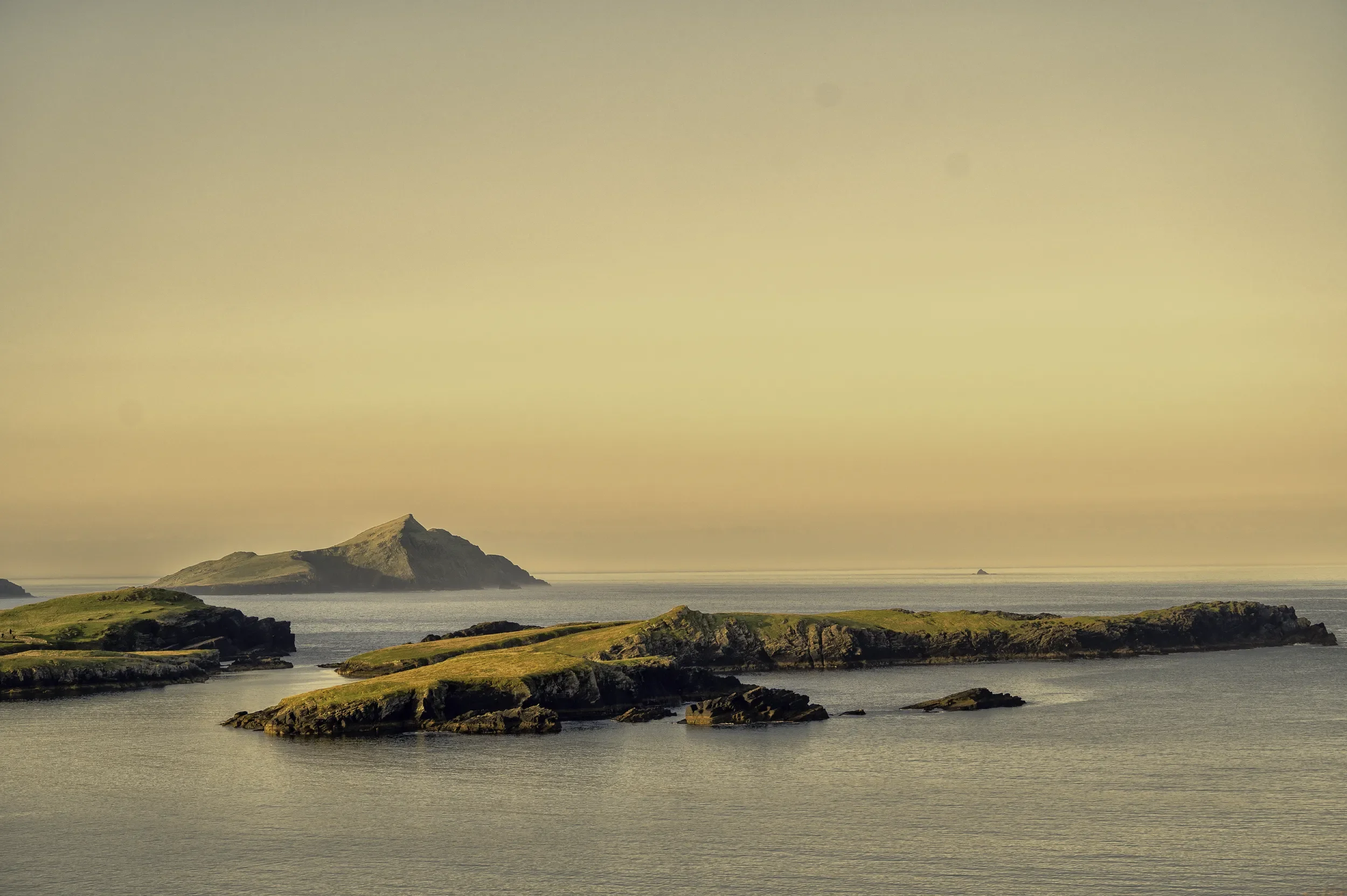   Blind Harbour Islands   / Horse Island and Long Island guarding the approach to Portmagee / Skellig Ring, 2021   KYI-030