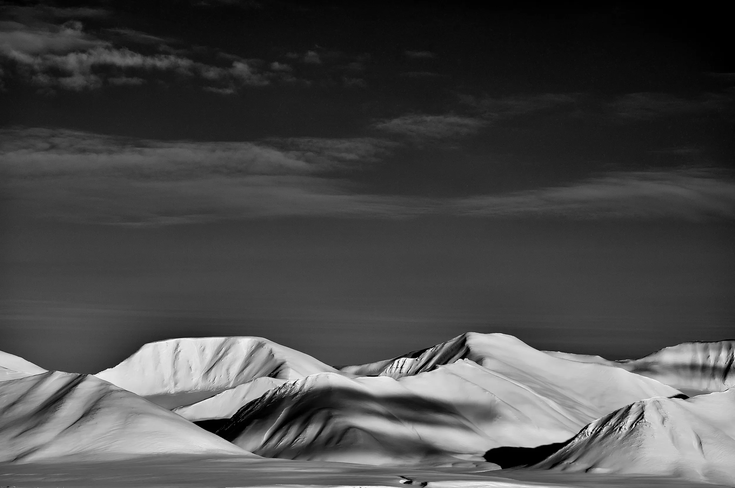   Creamy Mountains   / “Landscape“ Selection / Snow-covered mountains around Longyearbyen, layered like icing / Svalbard, 2025   NOR-001
