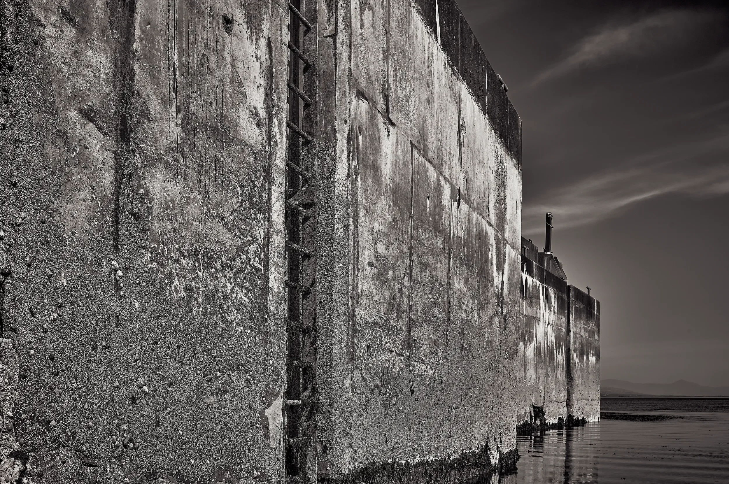   Vertical Lines   / The striking contrast of scale, texture and perspective / Ring of Kerry, 2025   IRP-010