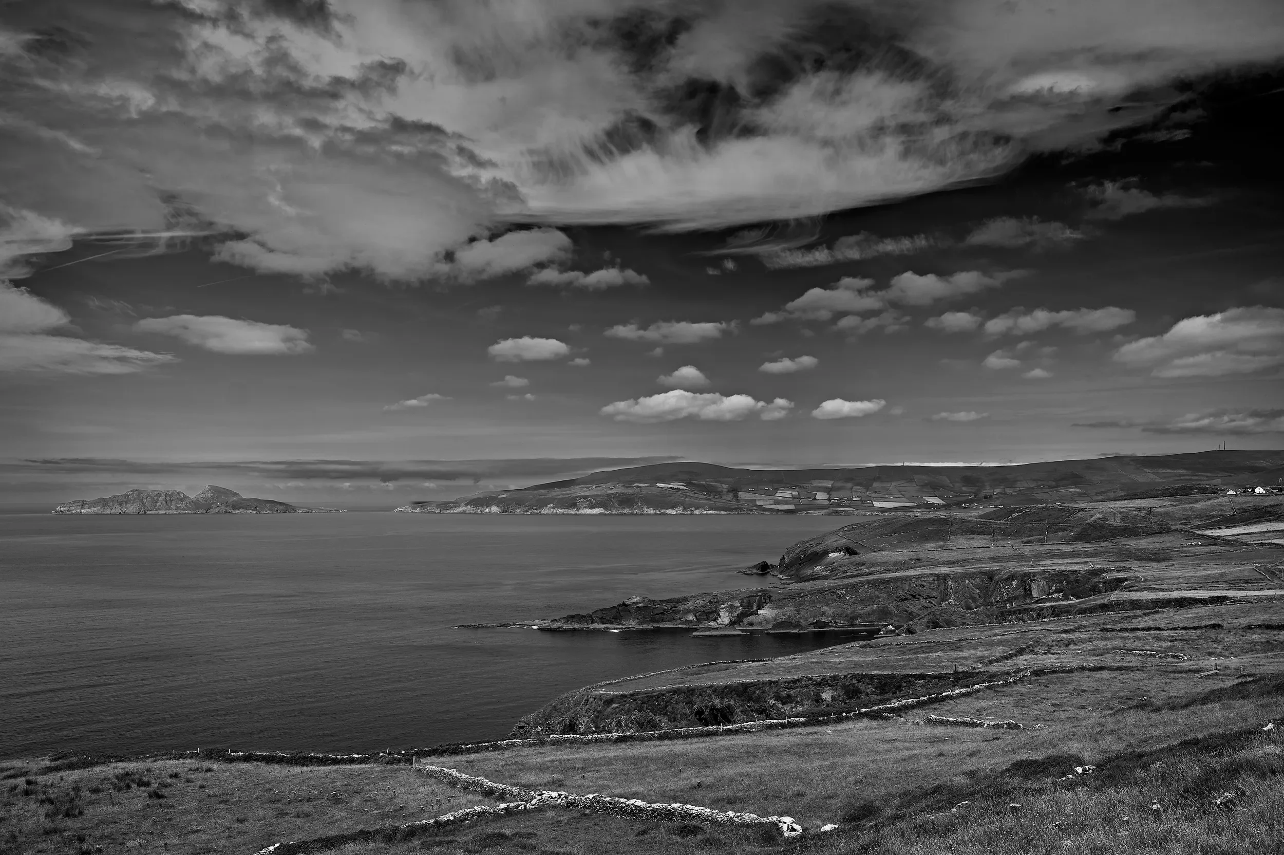   Enduring Beauty   / The graceful rhythm of coastal contours towards Puffin Island, St. Finian’s Bay / Skellig Ring, 2026   KYI-056