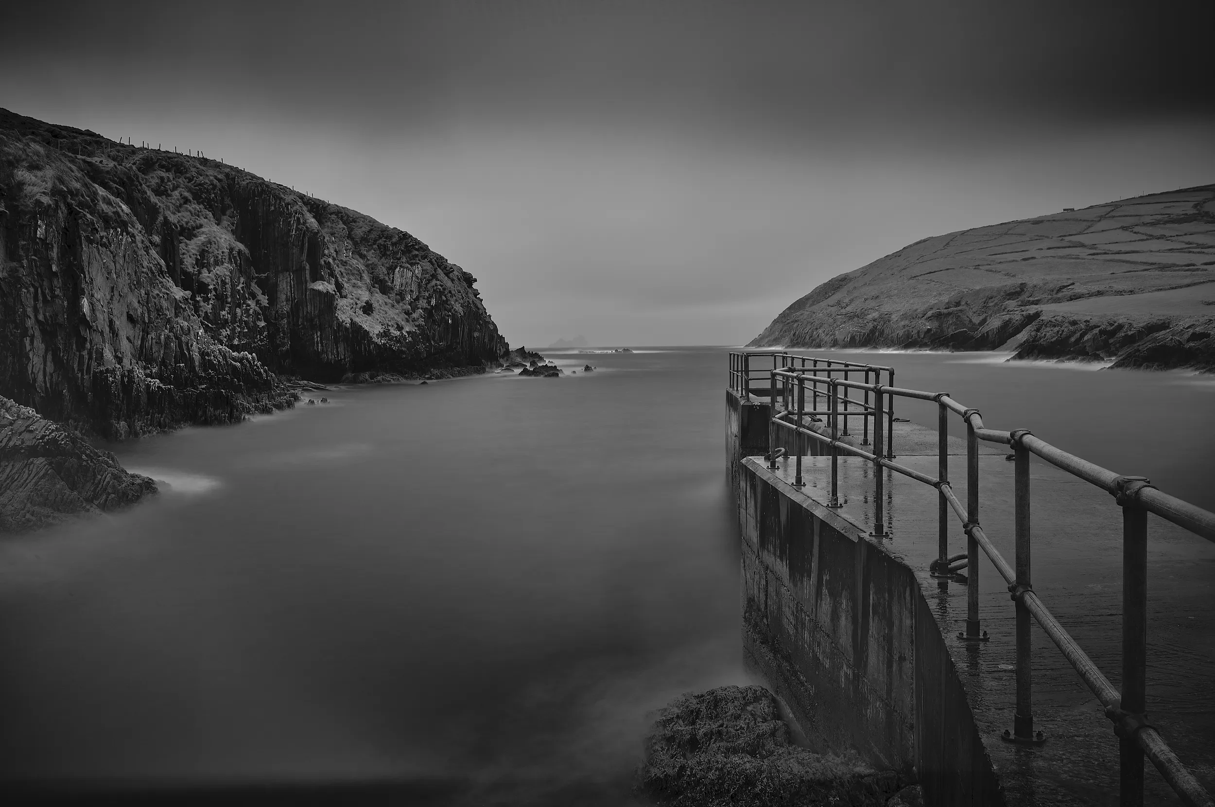  Beyond the Edge   / Sweeping curves guiding the eye into a secluded bay / Skellig Ring, 2025   IRP-006