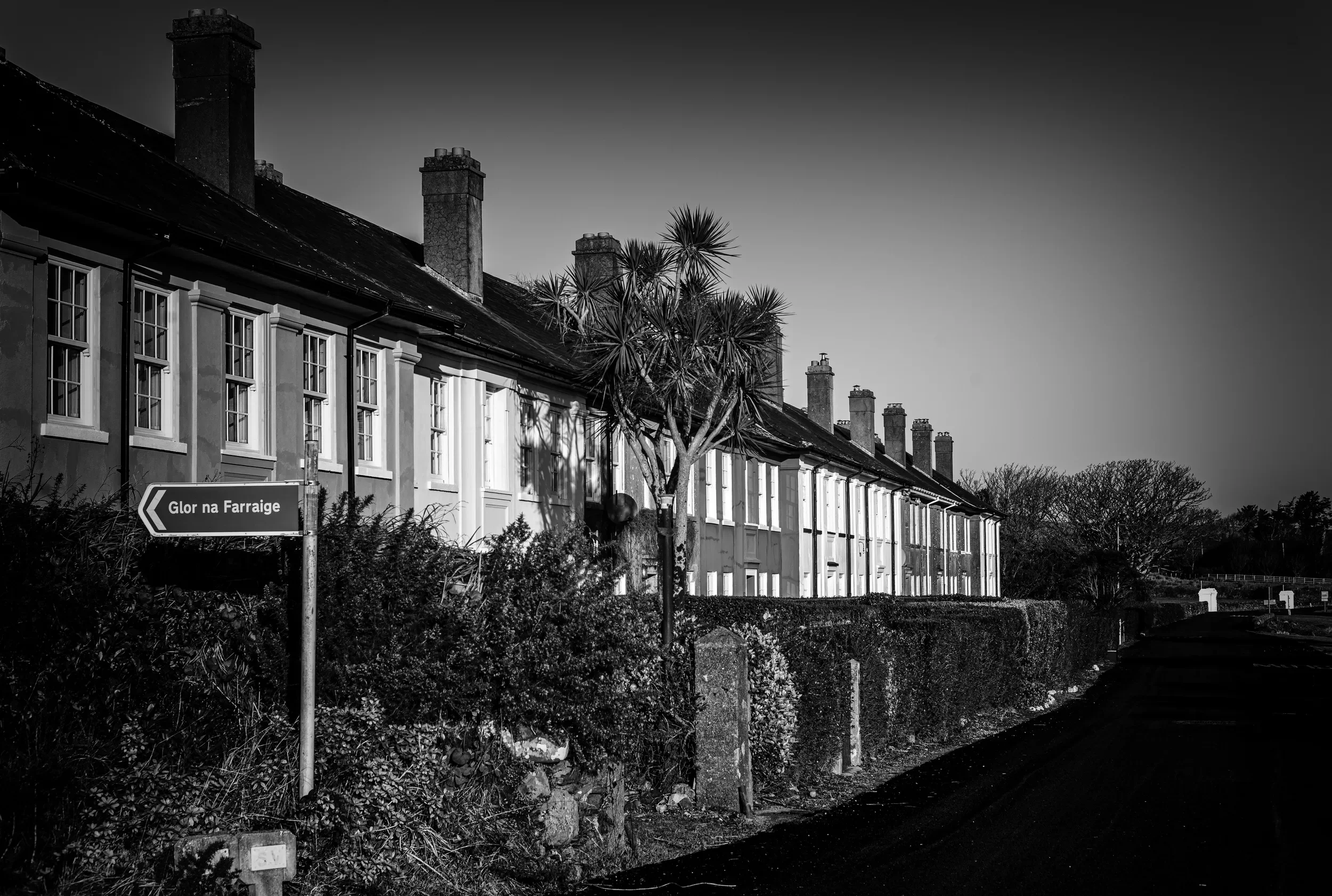   Lines in the Light   / A picturesque row of houses in Knightstown / Ring of Kerry, 2021   KYI-038