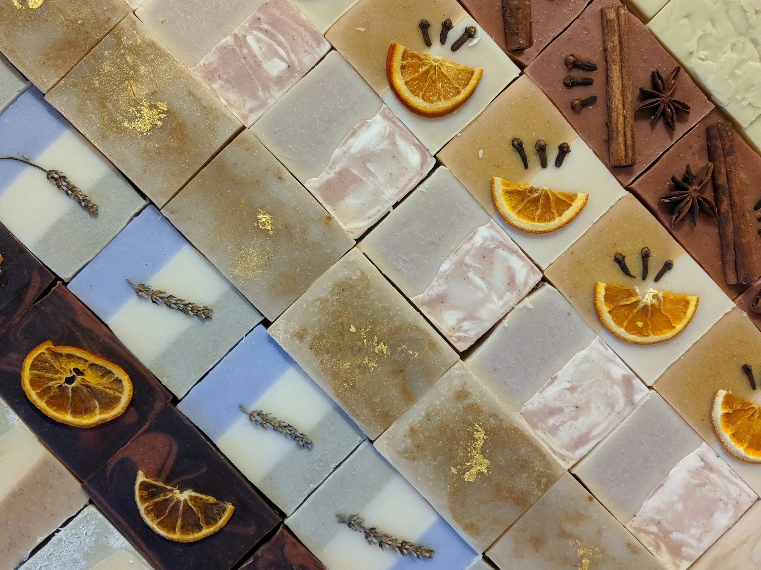 Homemade Botanical Soapmaking Workshop / Gweithdy Gwneud Sebon Botanegol Cartref
