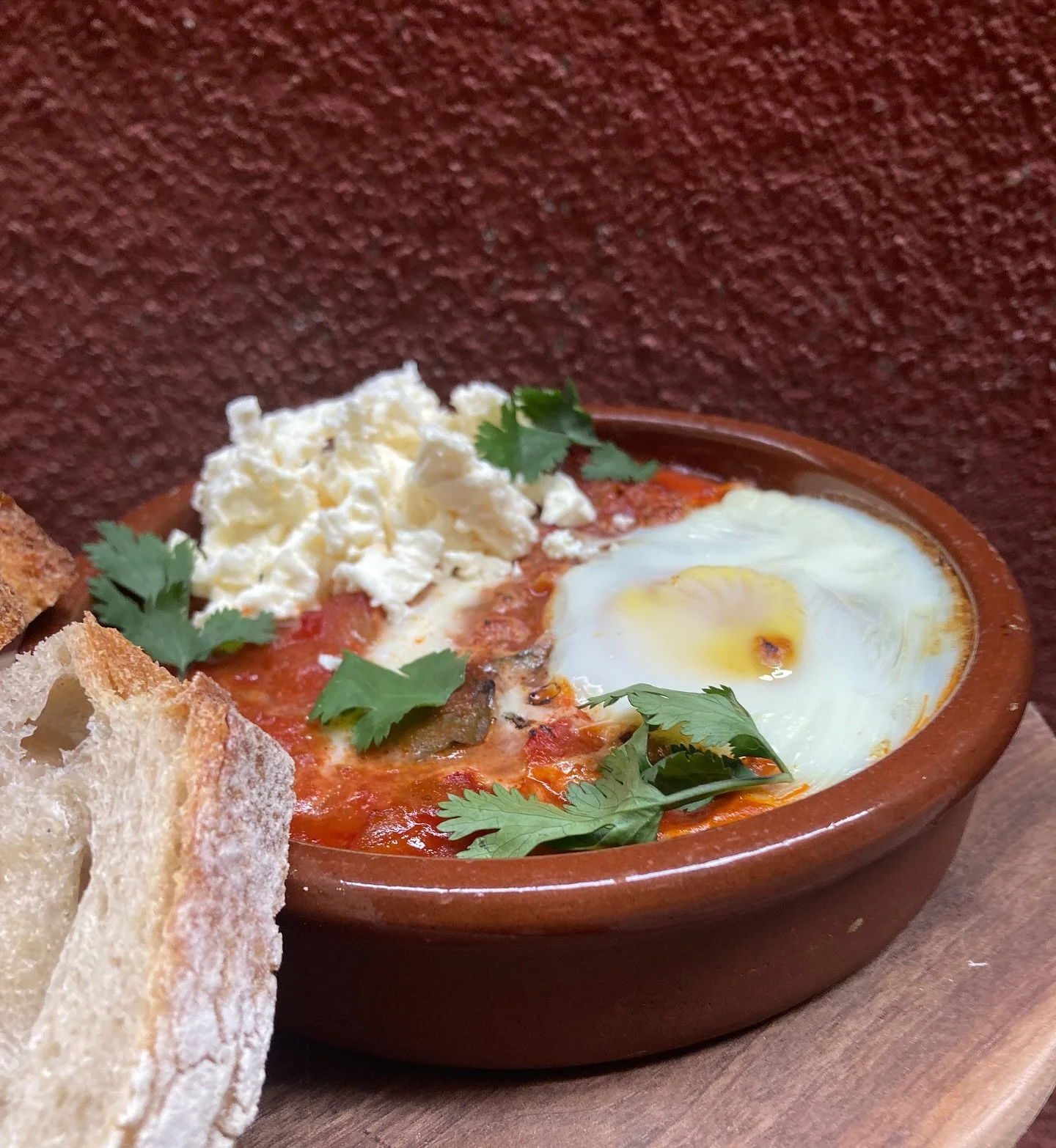 Shakshuka! Perfect day for it 🍳🍅🌿

&bull;

El millor dia per la nostra shakshuka! 🍳🍅🌿

#shakshuka #rainydayvibes #idlehandsgirona