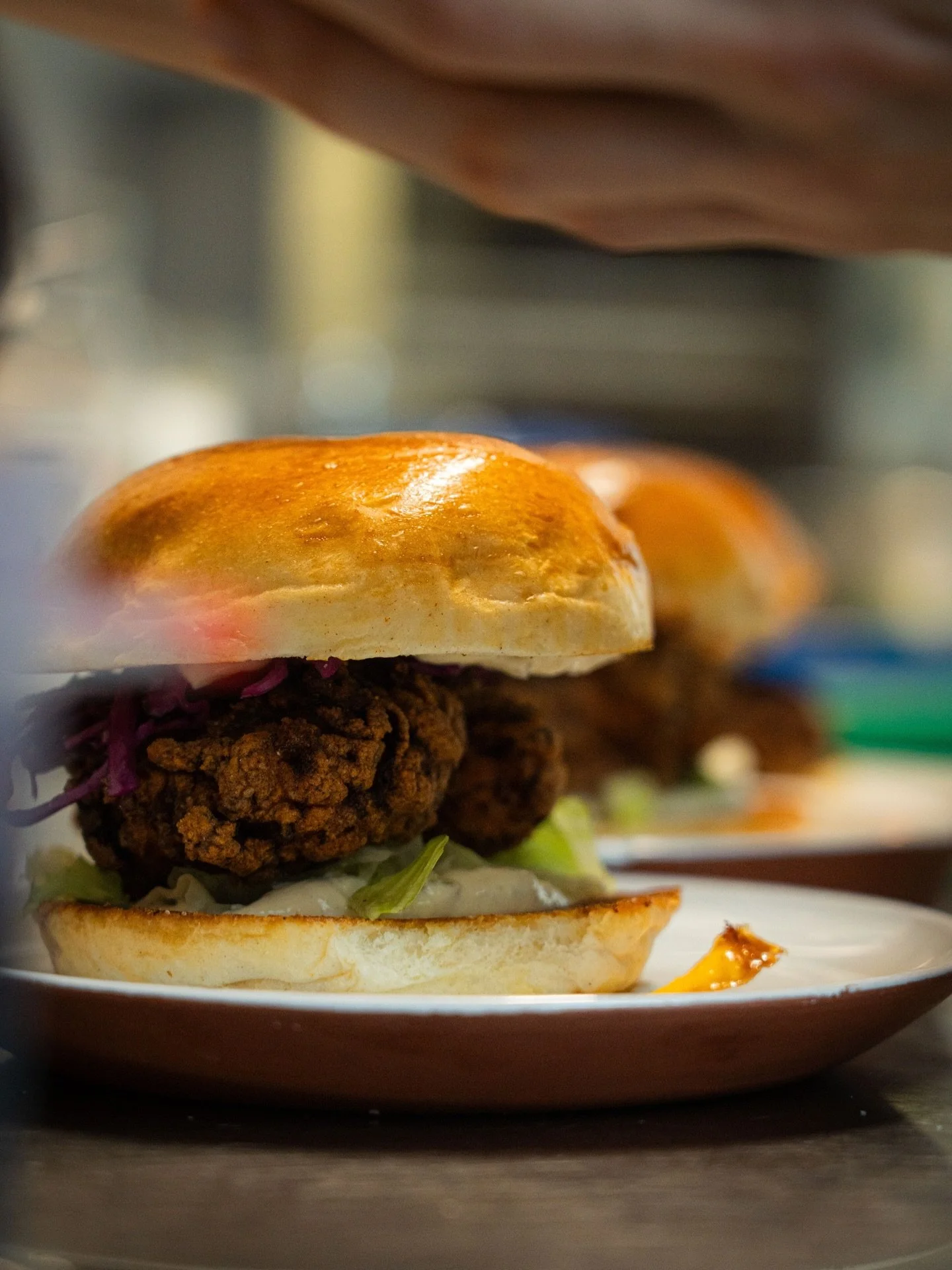 Els divendres al vespre a Idle s&oacute;n sin&ograve;nim de hamburgueses delicioses!

&bull;

Fridays evenings at Idle equals tasty burgers!