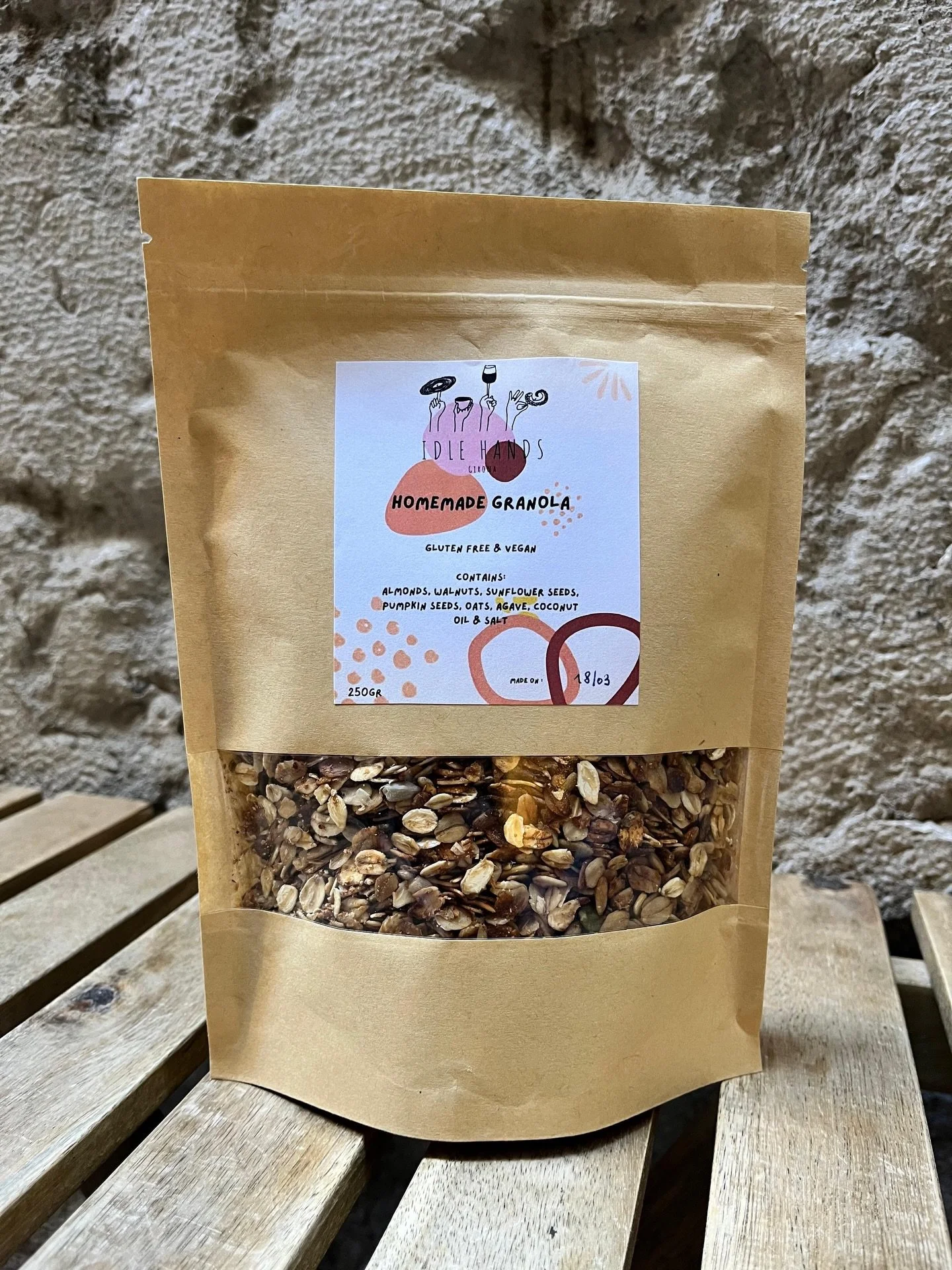 New! You can now buy our home made granola to enjoy at home. 🌾🫶🏼

&bull;&bull;&bull;

Nou! Ara pots comprar la nostra granola casolana per gaudir-ne a casa. 🌾🫶🏼

#healthybreakfastideas #idlehandsgirona #homemadegranola