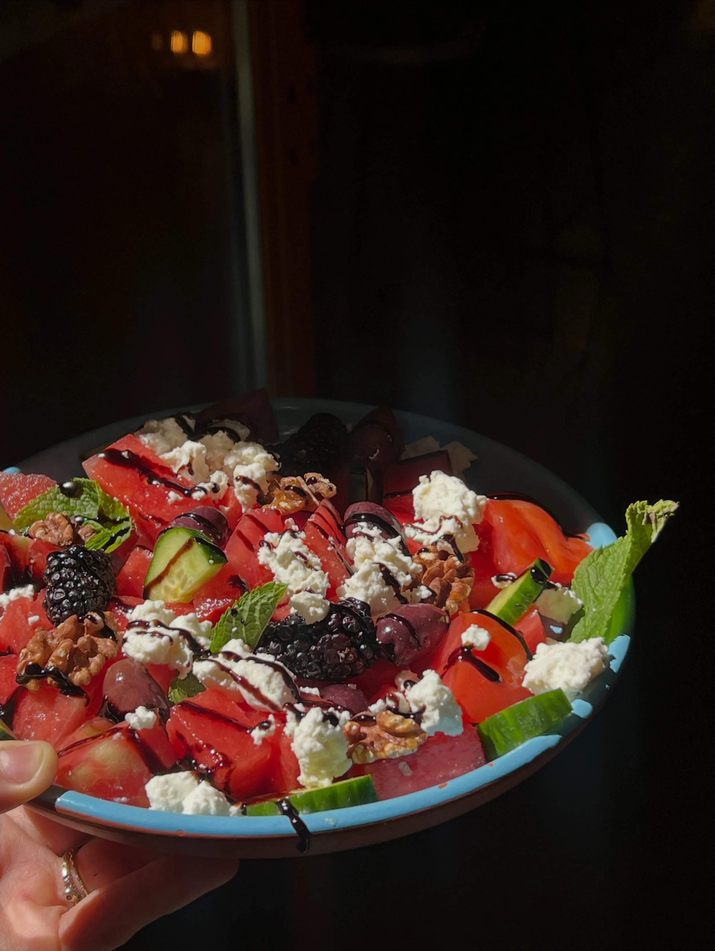 Summer is here ☀️😜

New Watermelon feta salad!

Nou amanida de s&iacute;ndria i feta

#eattherainbow🌈 #deliciouslunch #idlehandsgirona #watermelonfetasalad