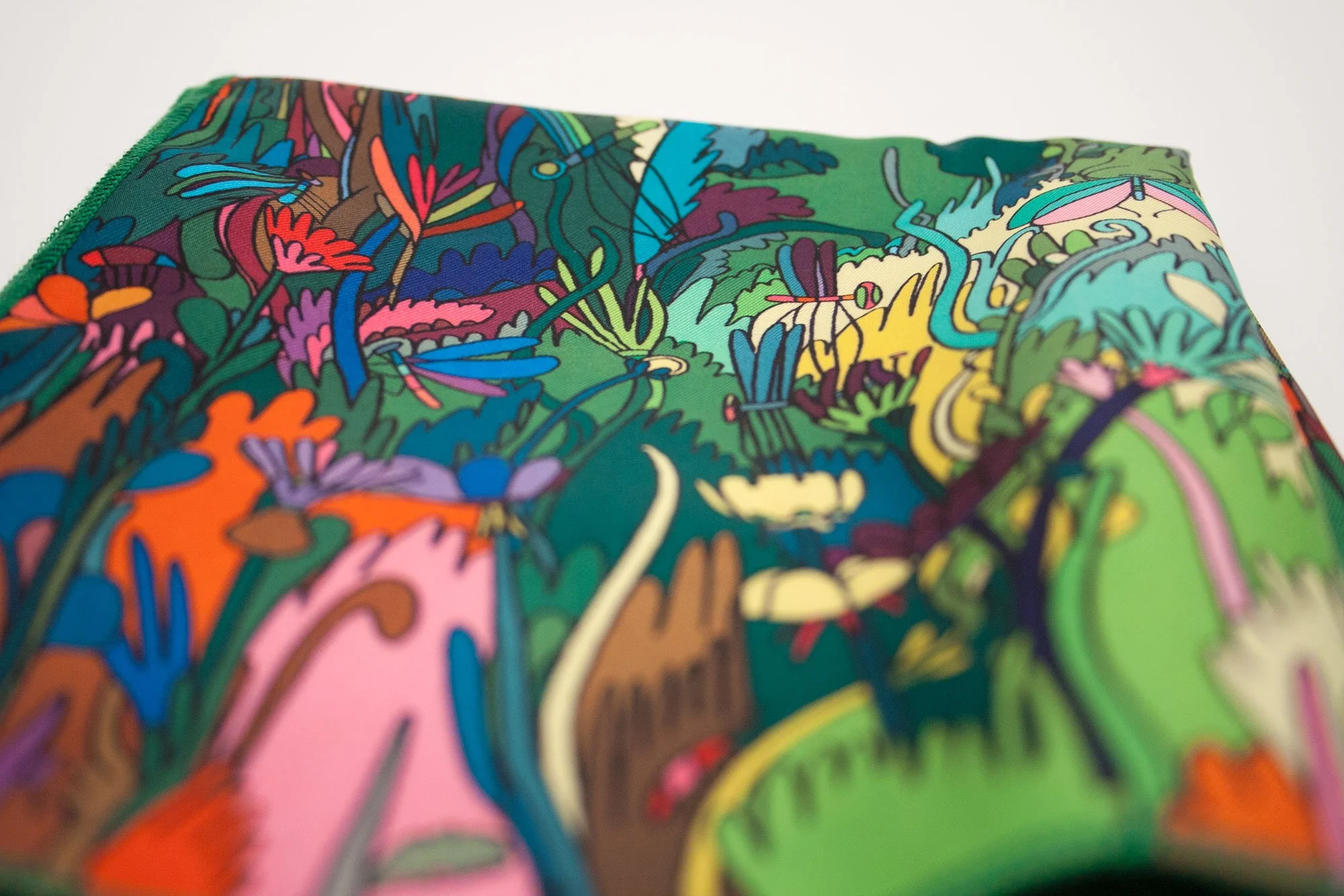 Lushscarf03.jpg