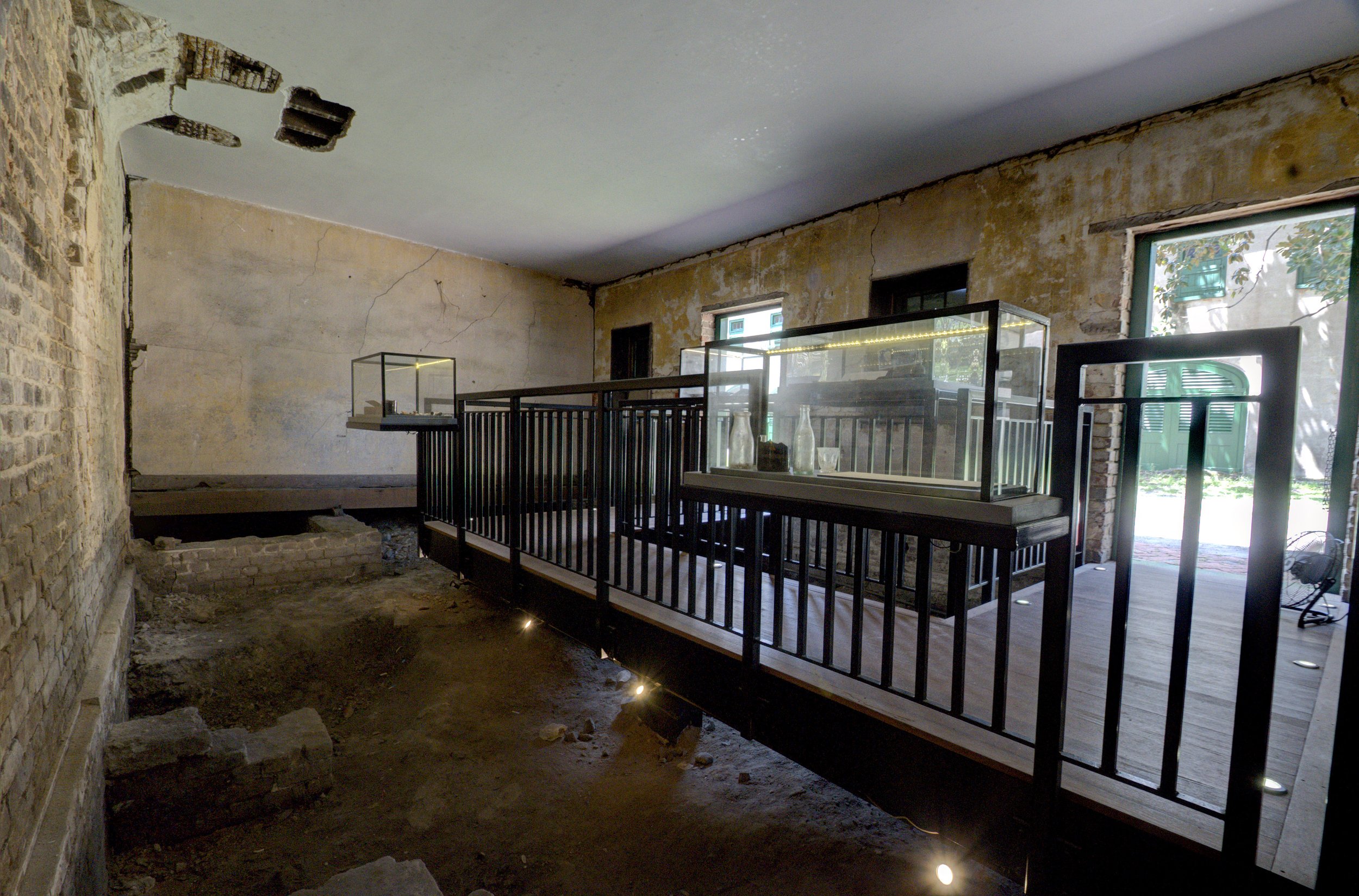 aikenrhettlaund7_19_06alt.jpg