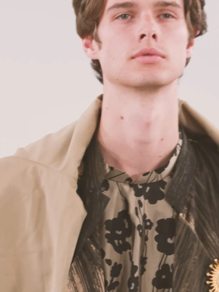 | Culture &bull; Fashion &bull; Legacy

Look 59 &mdash; &Aacute;o d&agrave;i has long offered women more freedom &mdash; more silhouettes, more fabrics, more ways to dress for different moments.

Men&rsquo;s &aacute;o d&agrave;i, historically, has be