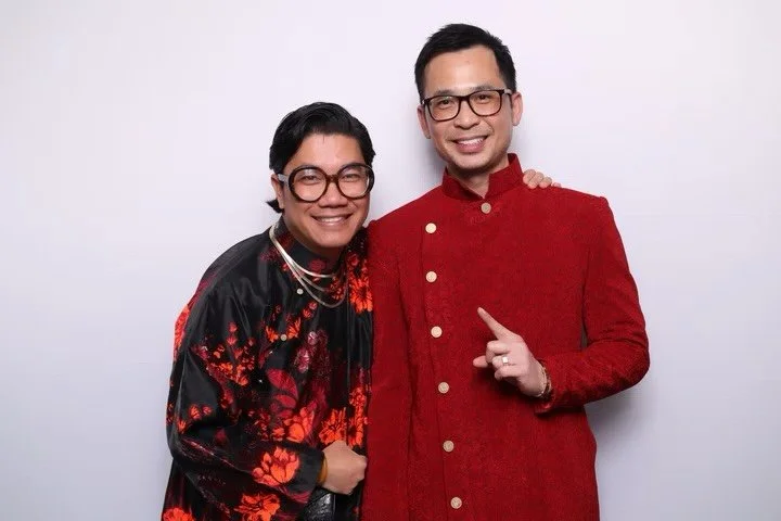 The dress code: Red &Aacute;o D&agrave;i ❤️
Another Lunar New Year celebration. Another reason to honor tradition &mdash; with style.

Red for the Year of the Fire Horse. Red for luck. Red for joy. Red for celebration.

@kevindoesmenstyling is fire ?