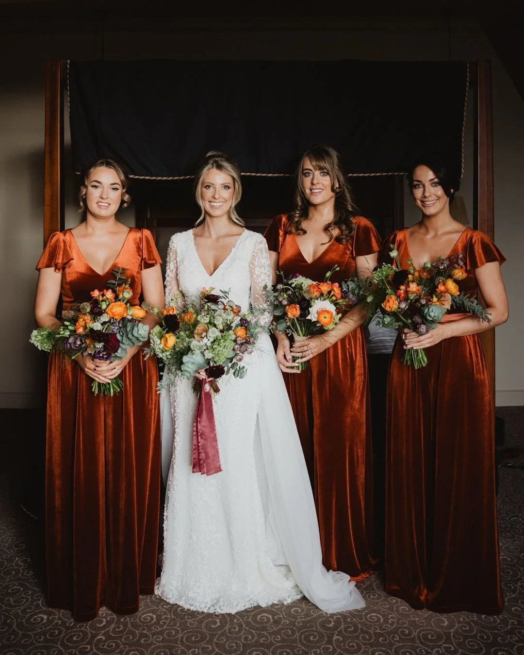 The colour of the season 🍁 🧡 Niamh &amp; Seamus

✨ #LiveIllustration #WeddingArtist #TheWeddingIllustrator #GuestPortraits