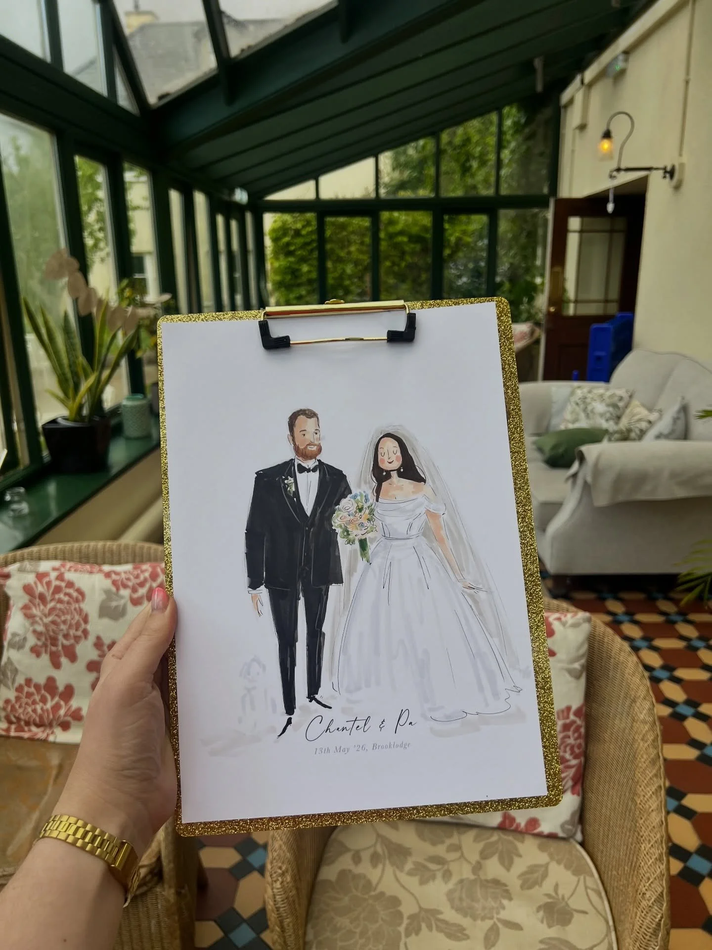 It was such a pleasure to draw guests at Chantel &amp; Pa&rsquo;s wedding yesterday at the lush @macreddin 💐🌿&hearts;️ I hadn&rsquo;t included little VIP Lola when I took this photo 🐾

#weddingartist #liveweddingillustration #guestportraits #brook