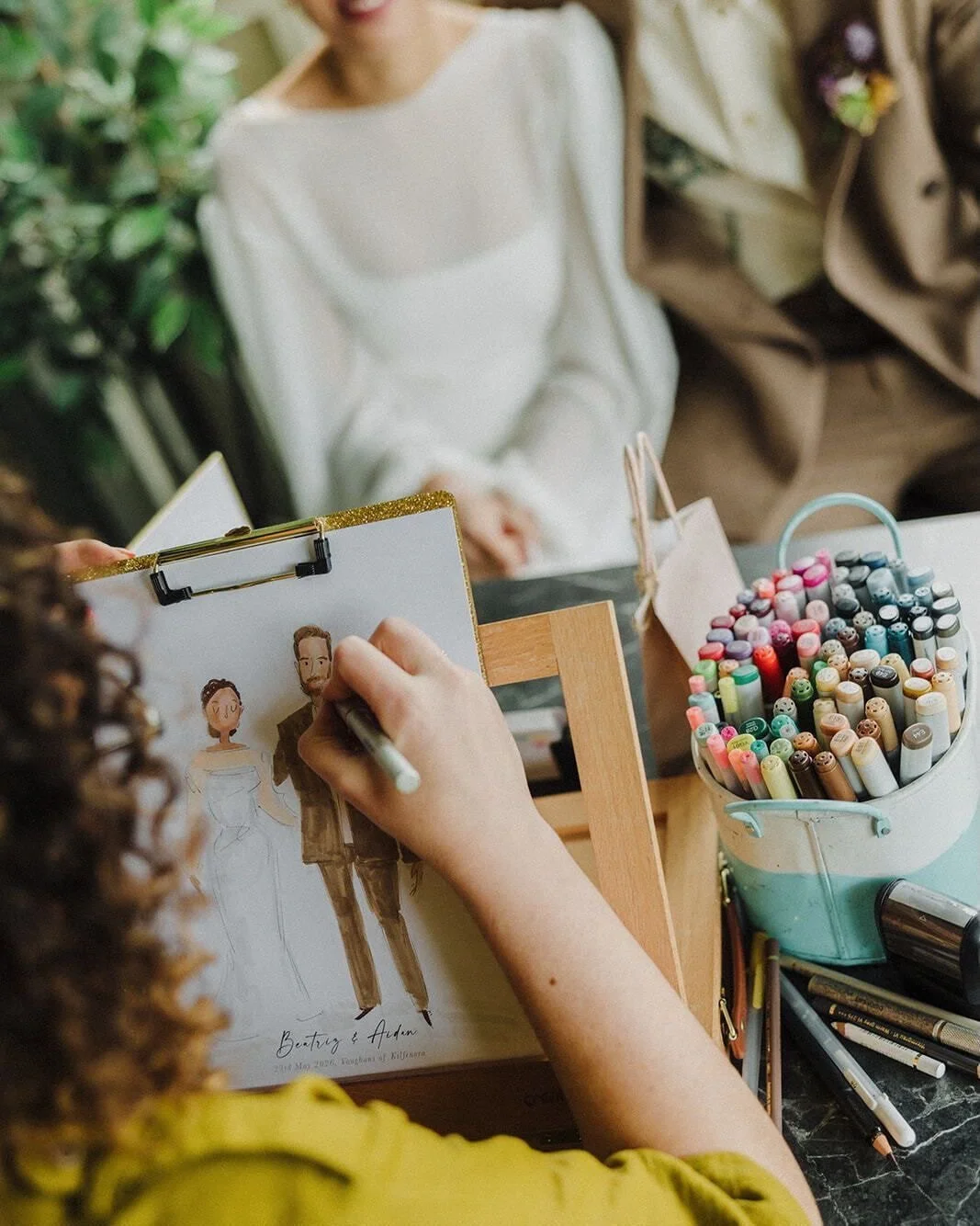 During that one week of sunshine we&rsquo;ve all been talking about, I travelled to @weddingsvaughanskilfenora, Co. Clare for Beatriz &amp; Aidan&rsquo;s wedding to illustrate their guests as the celebrations unfolded 🌞 ✨

A beautiful international 