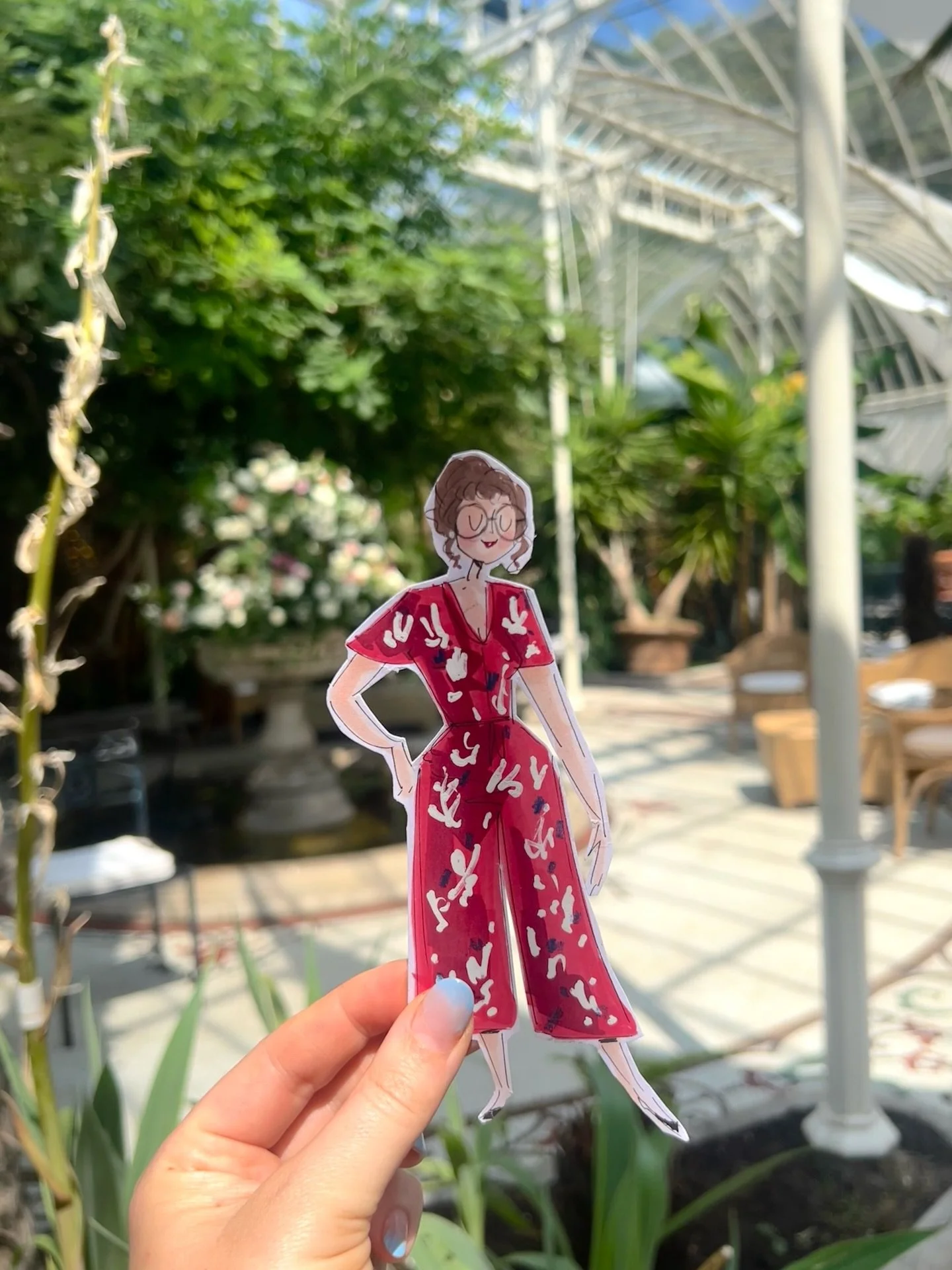 A visit to the Palm House in @kilshanehouse. It&rsquo;s hard to leave when you&rsquo;ve got a soundtrack of the birds singing like that. 🌿🕊️🎶

#paperdoll #ootd #kilshanehouseweddings #liveweddingartist #palmhouse