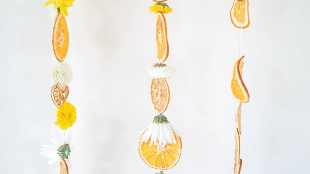 How to Make a Citrus Garland with Dried Oranges and Lemons