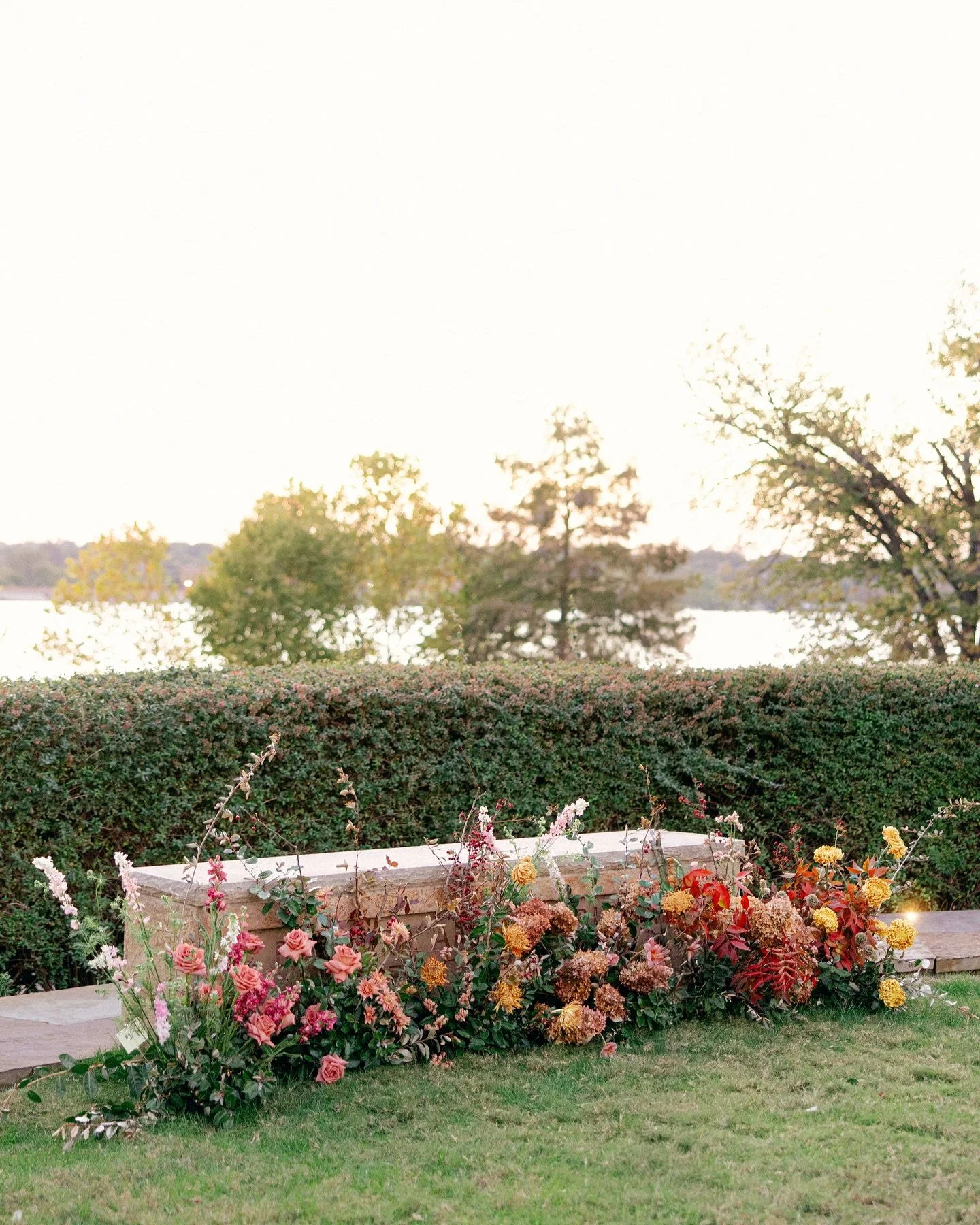 Been thinking bout this one lately.

Textures. Foliage. Branches. Colors. Views. Vibes. All of it! It was such a beautiful day for a beautiful family to share their love for one another in front of their favorite people. Truly the luckiest flower gal