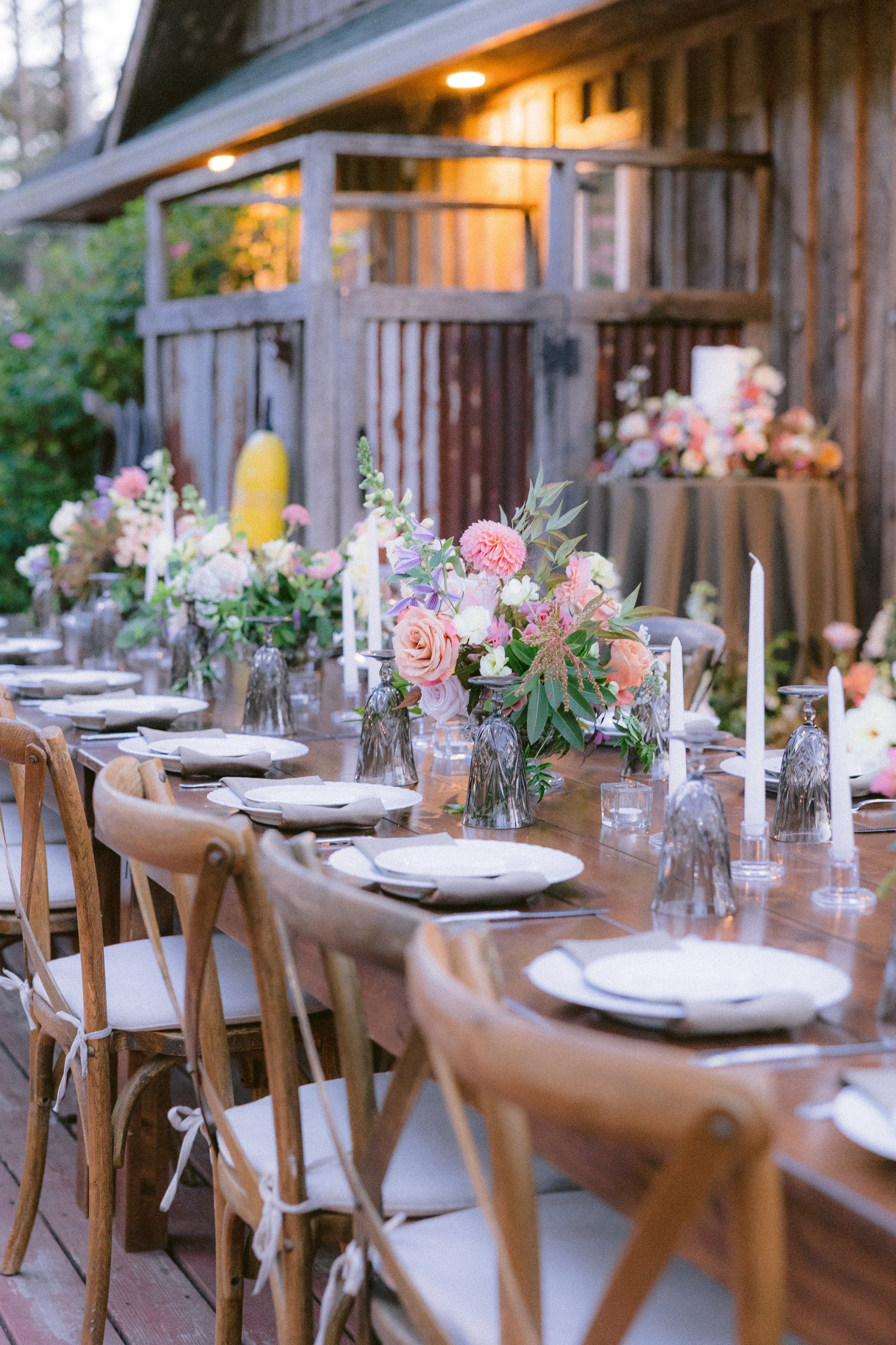 Monarch & Marigold Studio || Destination + Dallas-Ft. Worth Wedding Florist || Pacific City, OR || Oregon Elopement || Oregon Micro-Wedding || Wedding Tablescape || Compote Centerpieces