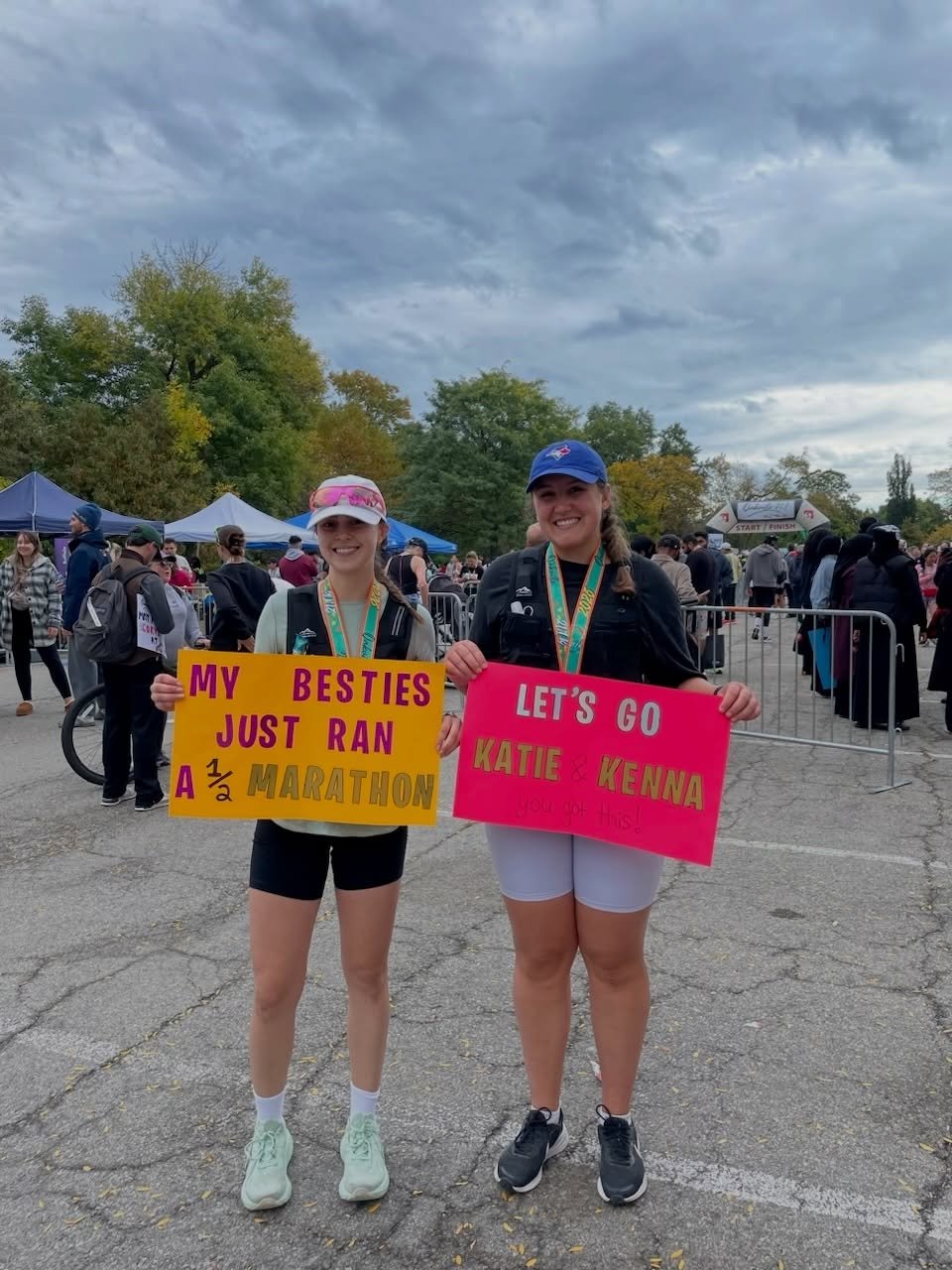 We ran far today 💪 🏃&zwj;♀️ 

I&rsquo;ve always thought of myself as more of a sprinter&hellip;in team sports&hellip; not so much long distance but here we are! 

21.1km ✅

Was fun to see the sunrise over the lake on the course! In my little world 