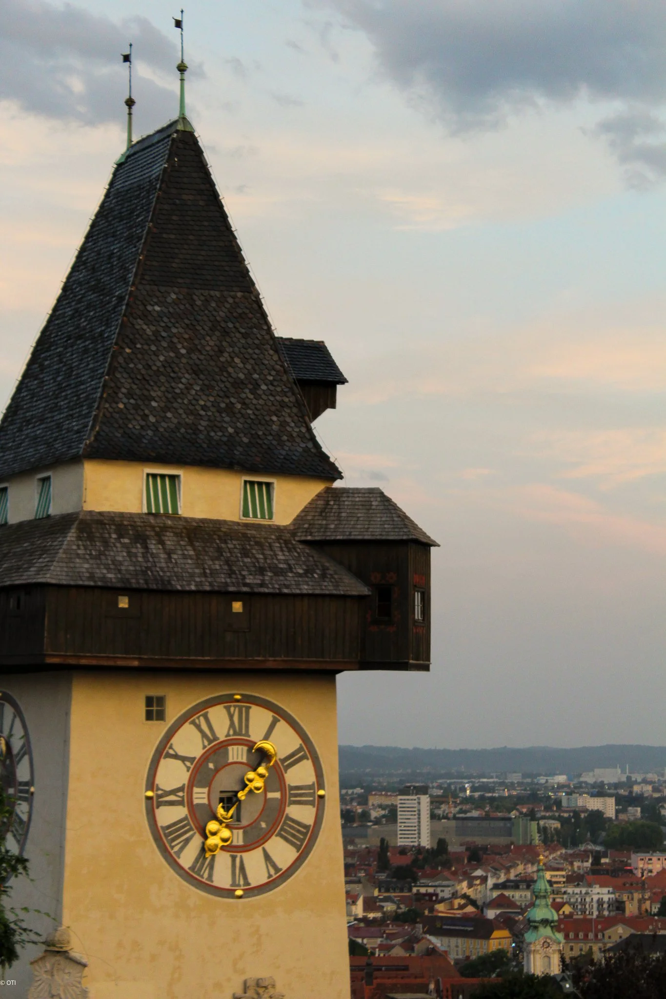 Schlossberg Clock Tower - Uhrturm-2.jpg