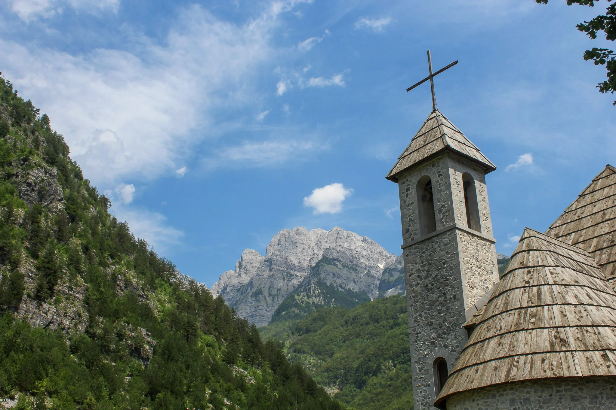 Kisha e Thethit in Theth, Albania