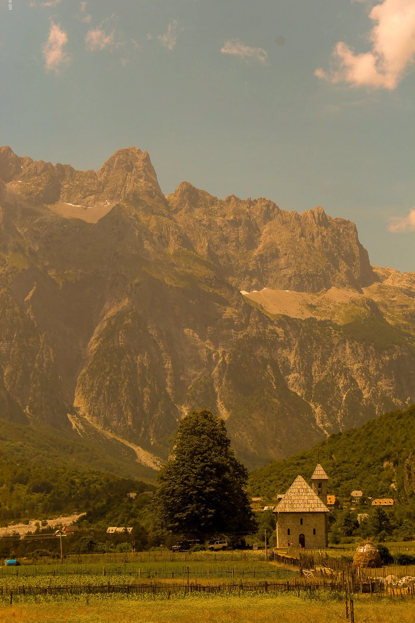 Kisha e Thethit in Theth, Albania