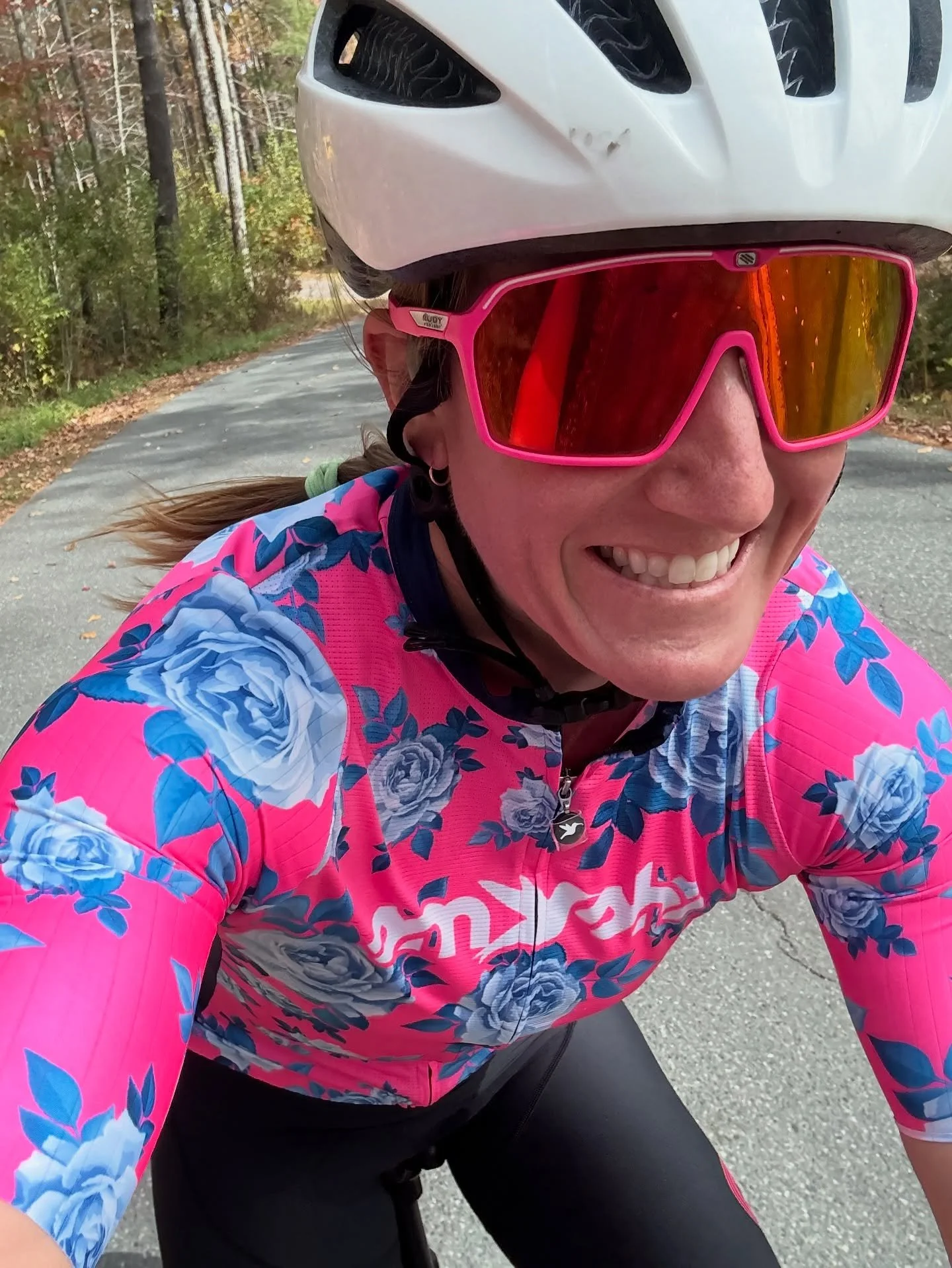 Posting was at a minimum after my 50+ mile Monadnock-Greenway Trail adventure last weekend for a good reason: I just rolled right into a normal training week and was super busy as a result! This pic is from my 3 hour recovery ride the day after the h