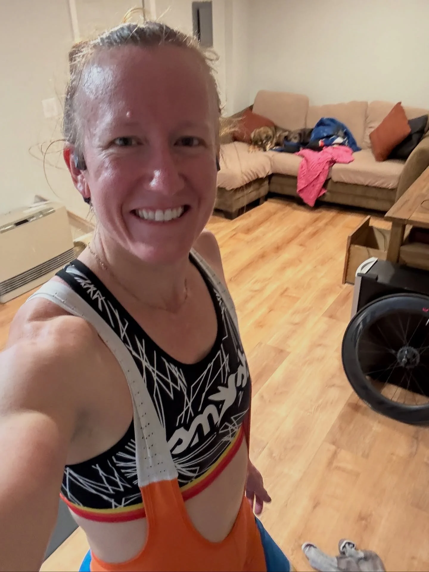 ⭐️ WEDNESDAY ⭐️ 

I still train like a triathlete (proudly so!) and today was a day of bike and swim. I&rsquo;ve been doing these workouts as my cross training for the last couple months, and keeping the same workout really allows us to have a barome