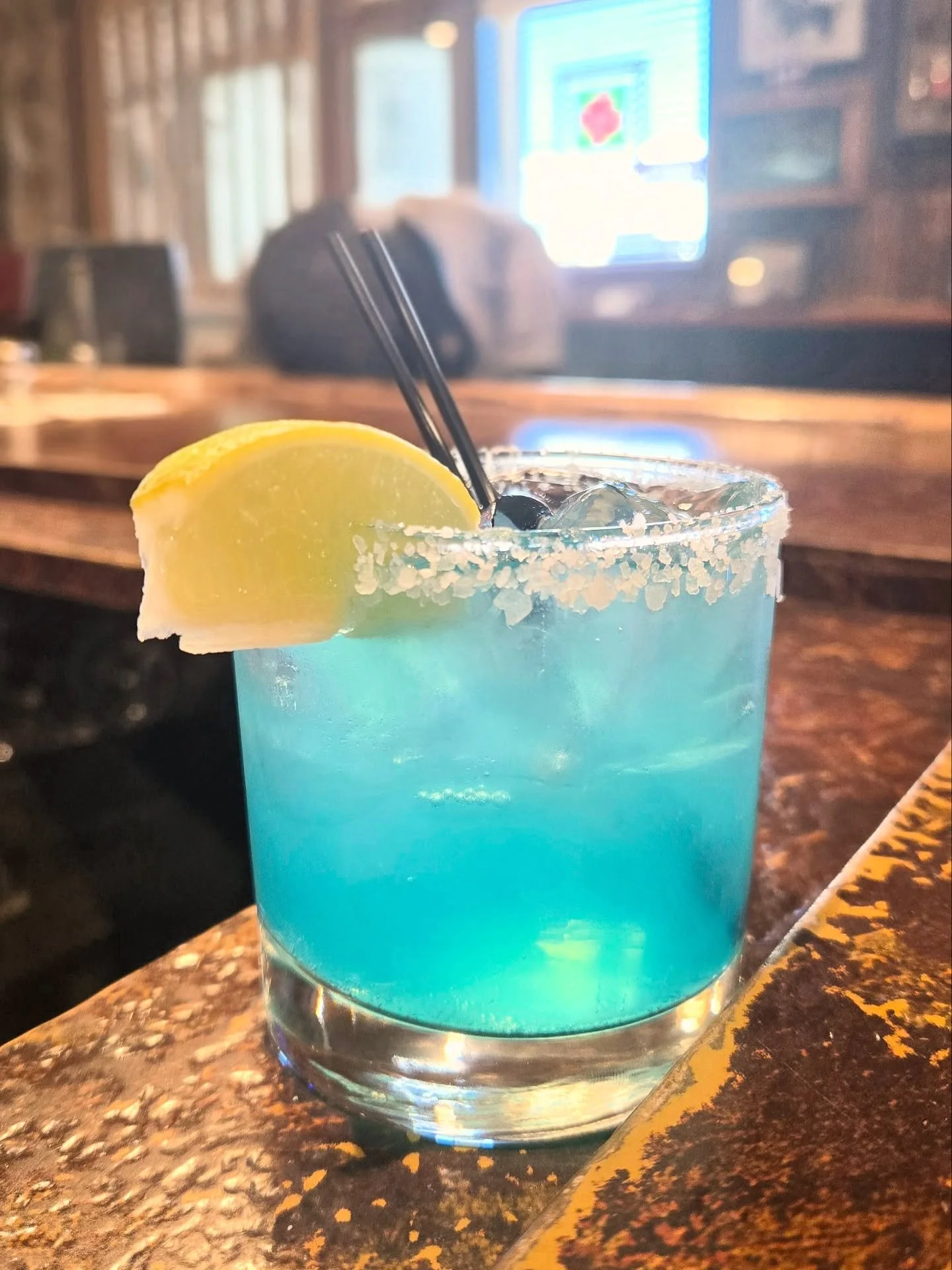 Wet your whistle with our October drink special, The Nevada Blue Margarita! 💙 Served just the way you like it: on the rocks or blended. 🍋‍🟩