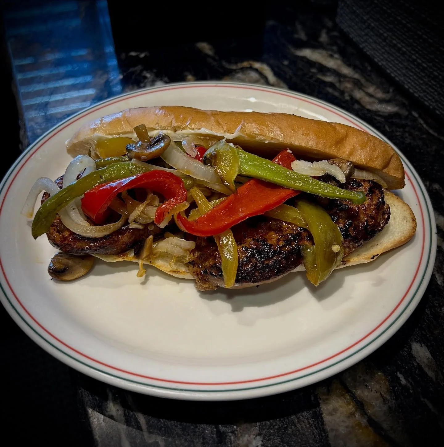 🔥 Wednesday’s special is bringing the heat! Our Loaded Chorizo Sandwich comes piled high with sautéed onions, peppers, and mushrooms on a perfectly toasted bun. Come hungry! 🧅🫑🍄‍🟫 
#elkoeats #elkostarhotel #chorizosandwich