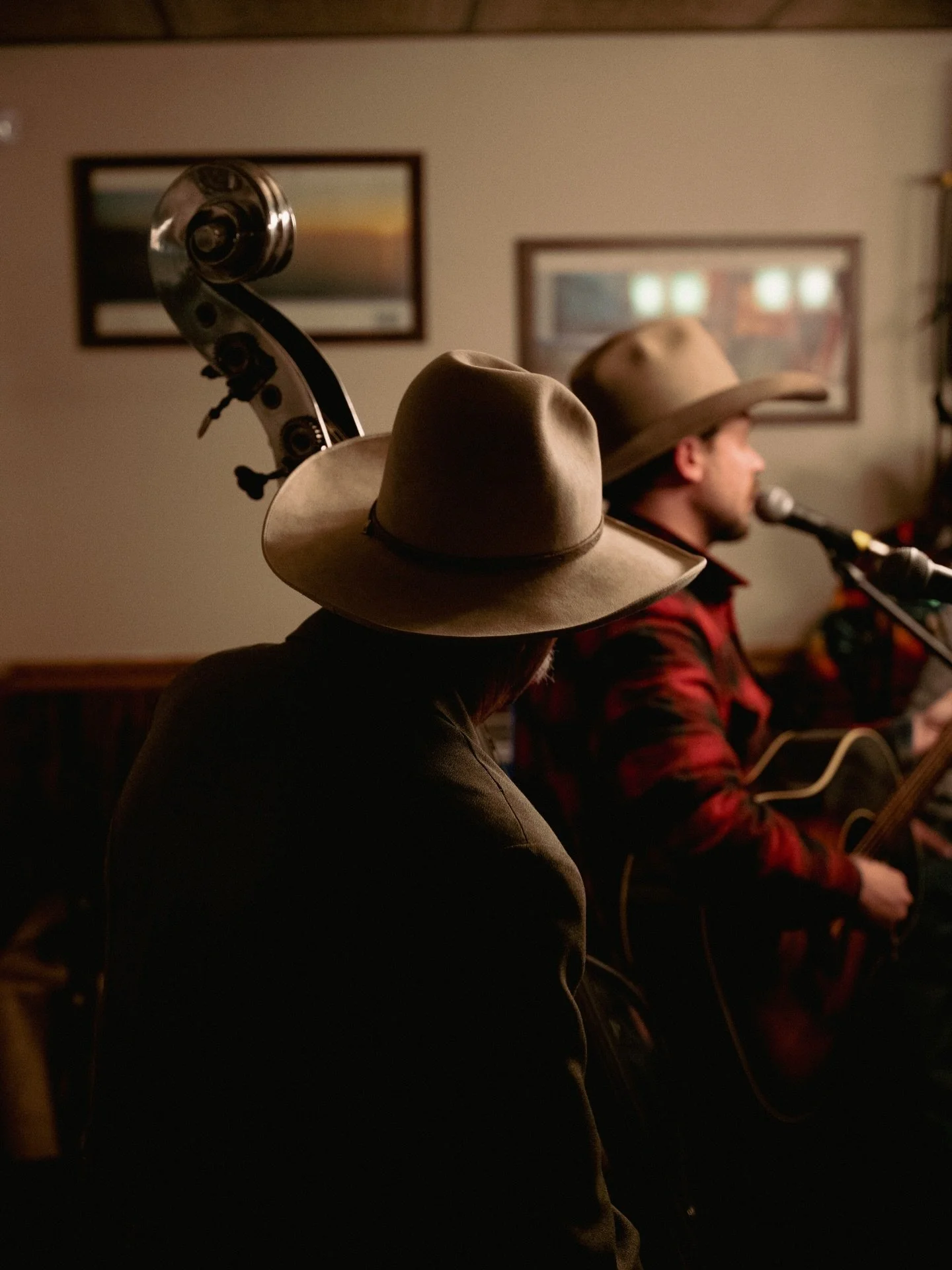 Night 1️⃣ of @theoutsidecircleshow kicks off TONIGHT!
After the dining room clears (around 10ish), the music starts rolling. 🎶
Catch @bluesman_trent warming things up with early tunes at 6pm in the bar.

It&rsquo;s shaping up to be an incredible wee