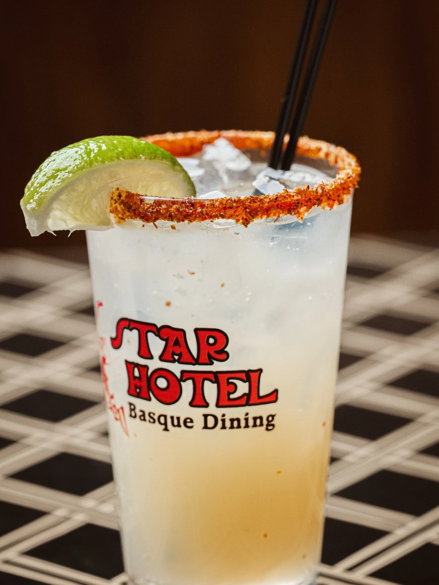 Another beautiful day calls for some Satuday sips🍹☀️
Let us know what your spring drink order is in the comments! ⭐️