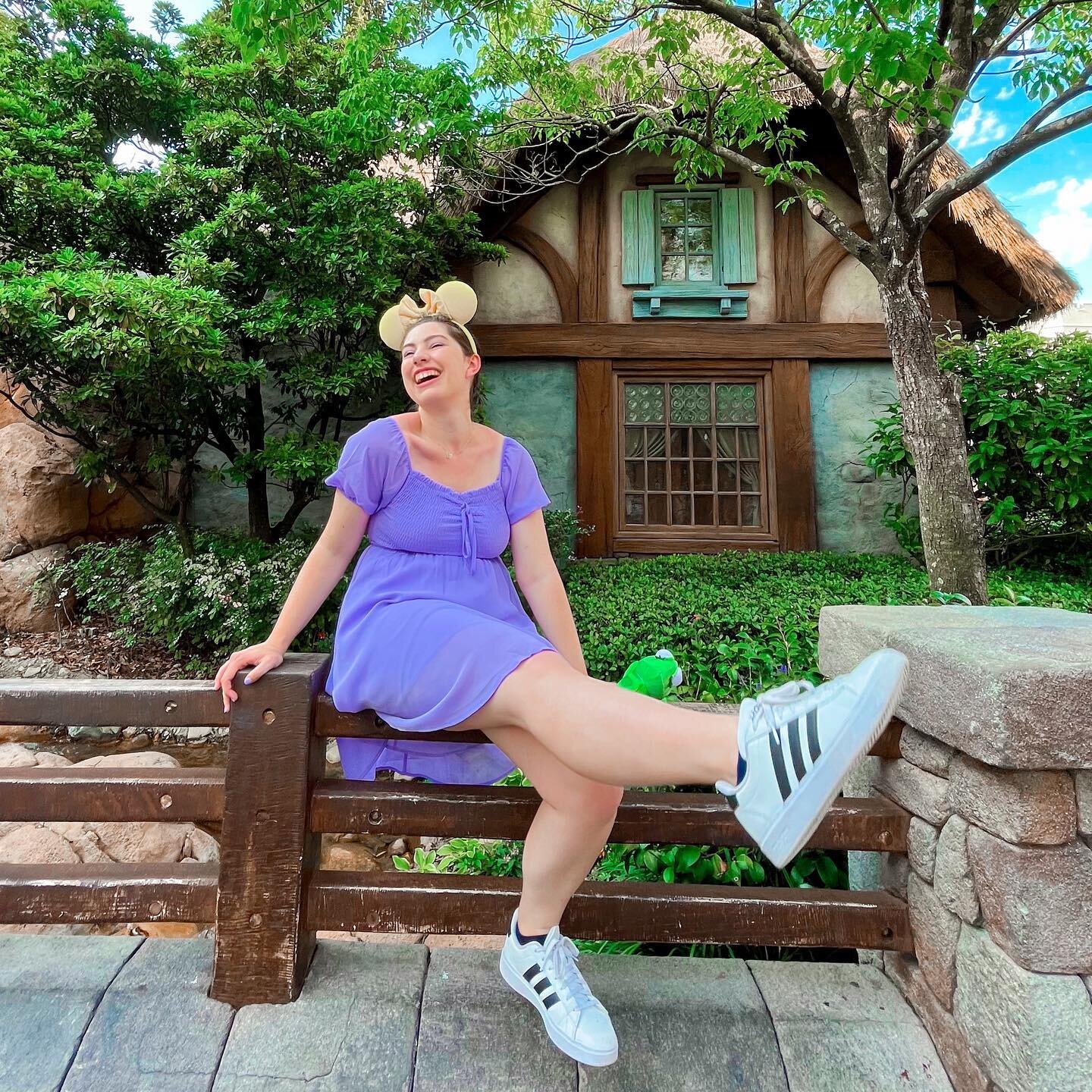 swipe to see the progression of emotions when I remember I&rsquo;ll be starting a new adventure in three days and also when my favorite princess magically appeared💜