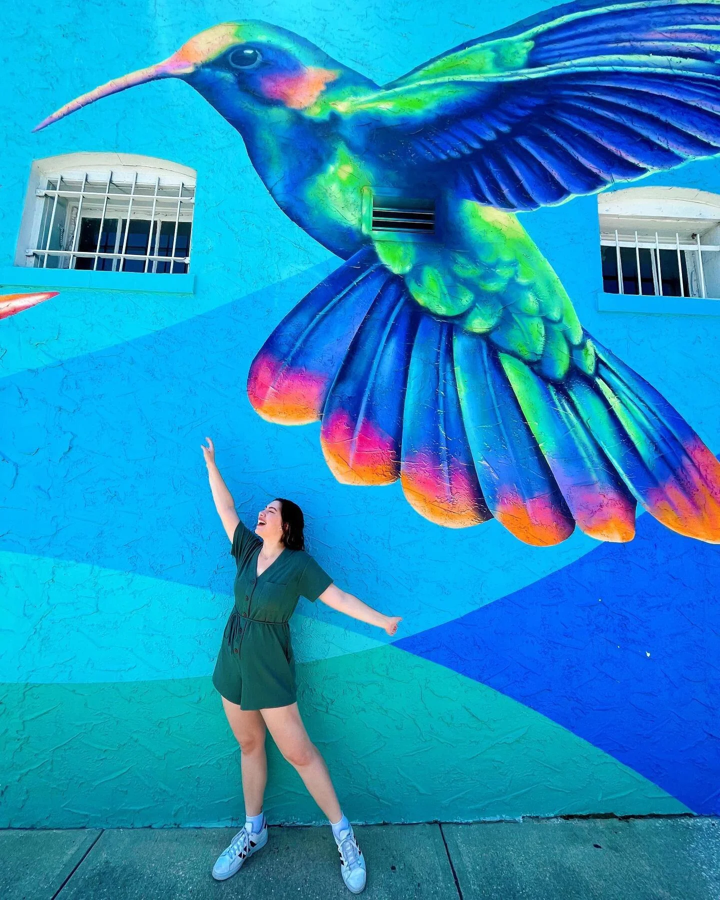 ✨we&rsquo;re soarin&rsquo;, flyiiinn&rsquo;✨

flew on over to Winter Garden to @thethreebirdscafe and got to have brunch with the one and only @tayperry00 Of course, I had to take a picture with the hummingbird mural and try out the iced coffee!☕️🐓(