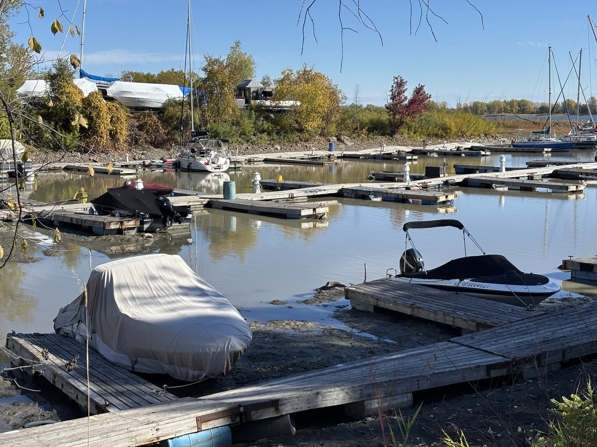 LE NIVEAU D’EAU ANORMALEMENT BAS DES COURS D’EAU AU QUÉBEC COMPLIQUE LA FIN DE LA SAISON DES PLAISANCIERS