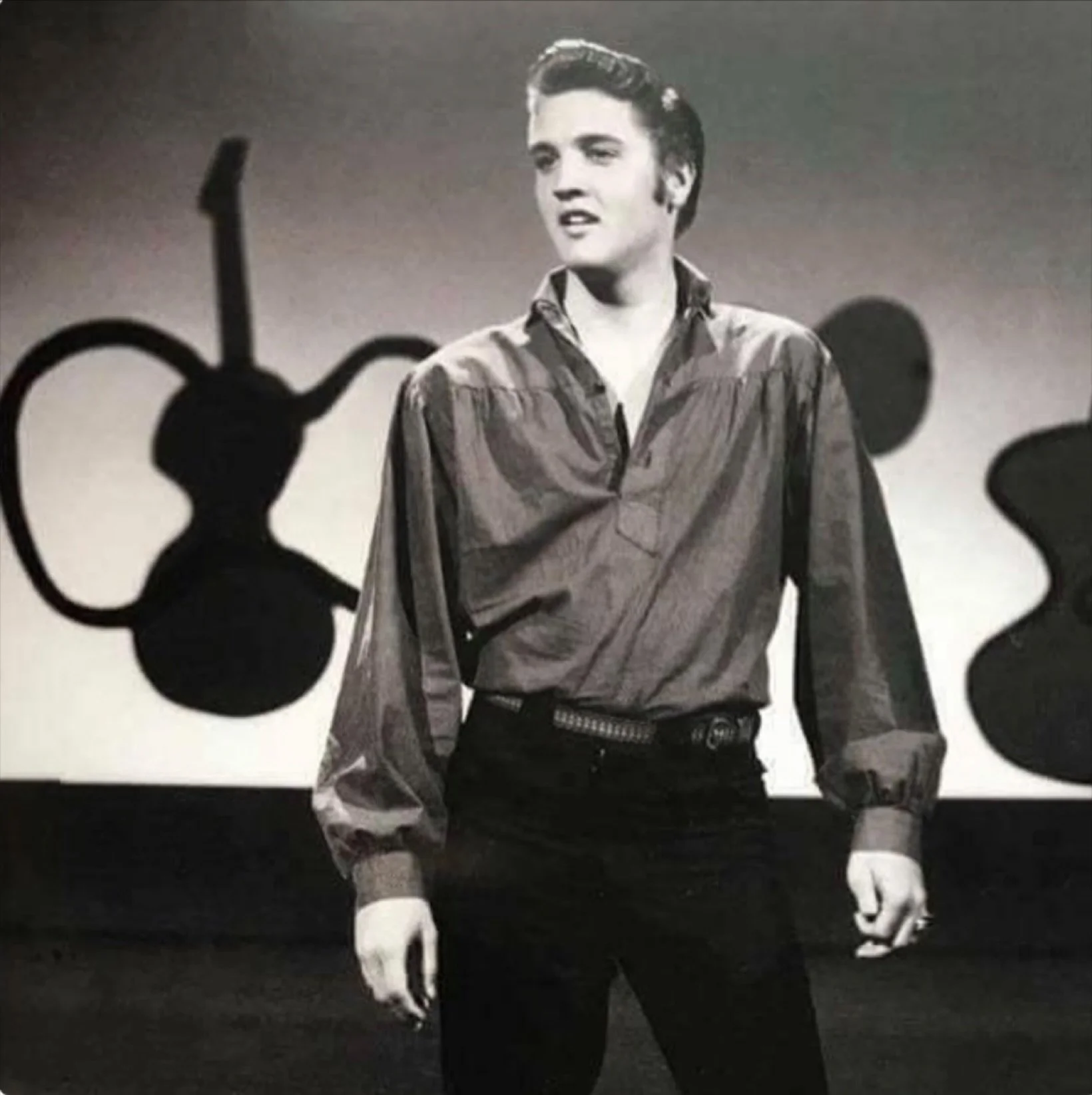 The king of cool!

⚡️
⚡️
⚡️
⚡️
⚡️
⚡️
#elvis #elvispresley #graceland #memphis #hilton #lasvegas #sunrecords #rca #tcb #king #international