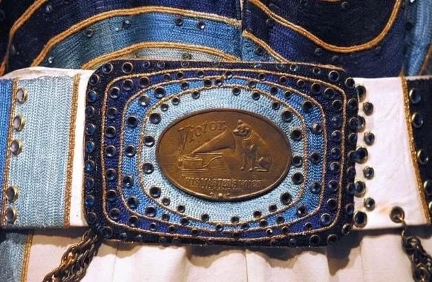 Did you know?

The Blue Swirl (Rainbow) jumpsuit belt contains the RCA Victor logo with nipper the dog along with the wording &ldquo;His Masters Voice&rdquo;