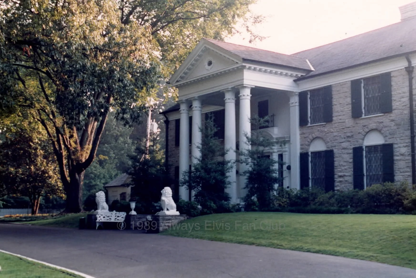 Visiting Graceland - Every Elvis Fan Should Experience