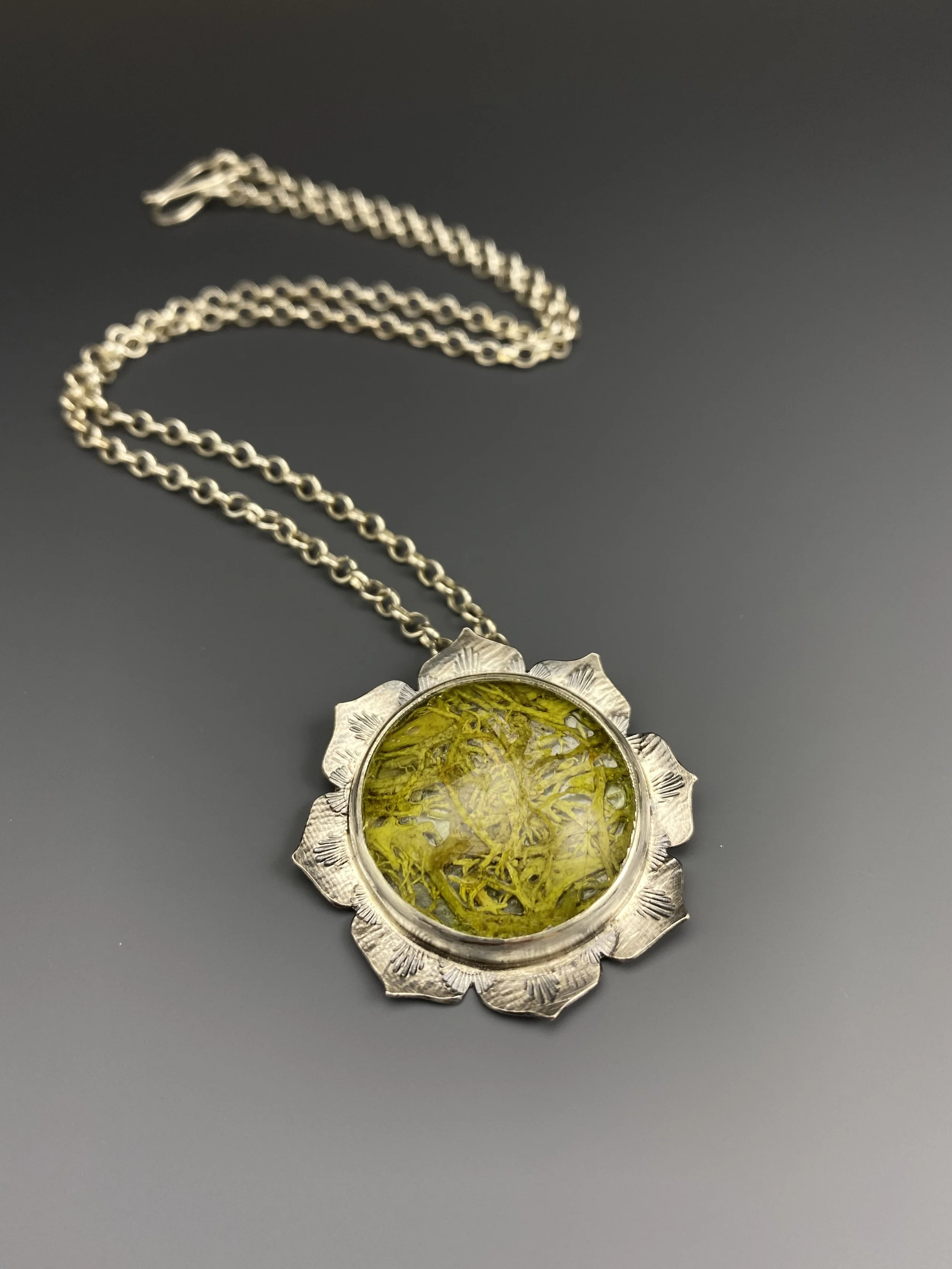 LICHEN BLOOM PENDANT