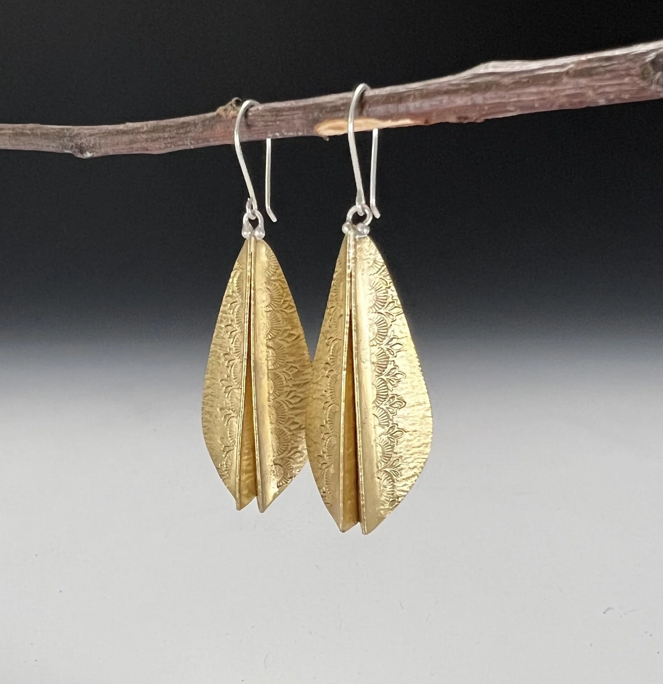 NUGOLD PLEATED WING EARRINGS