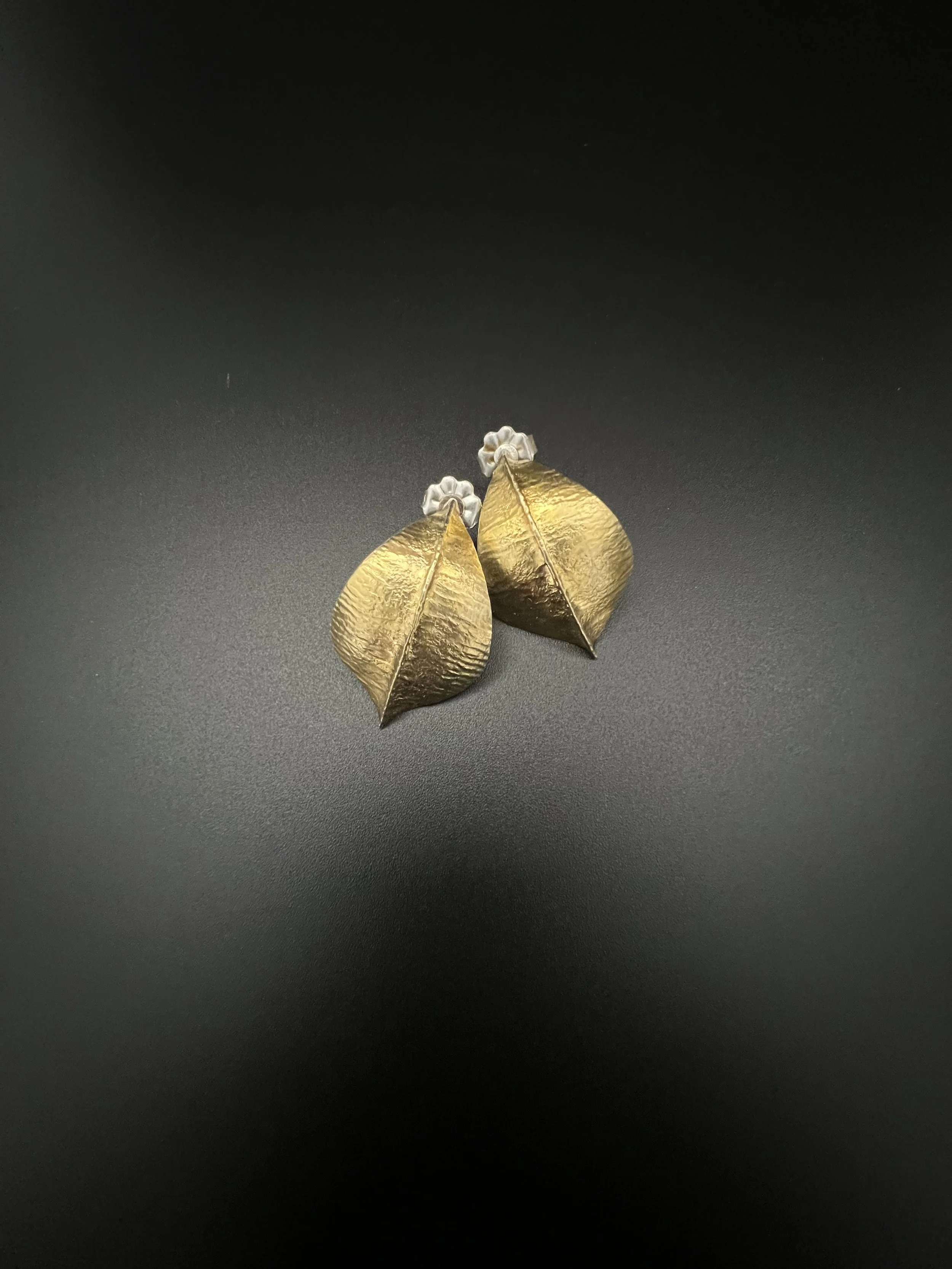 TWO TONED LEAF EARRINGS