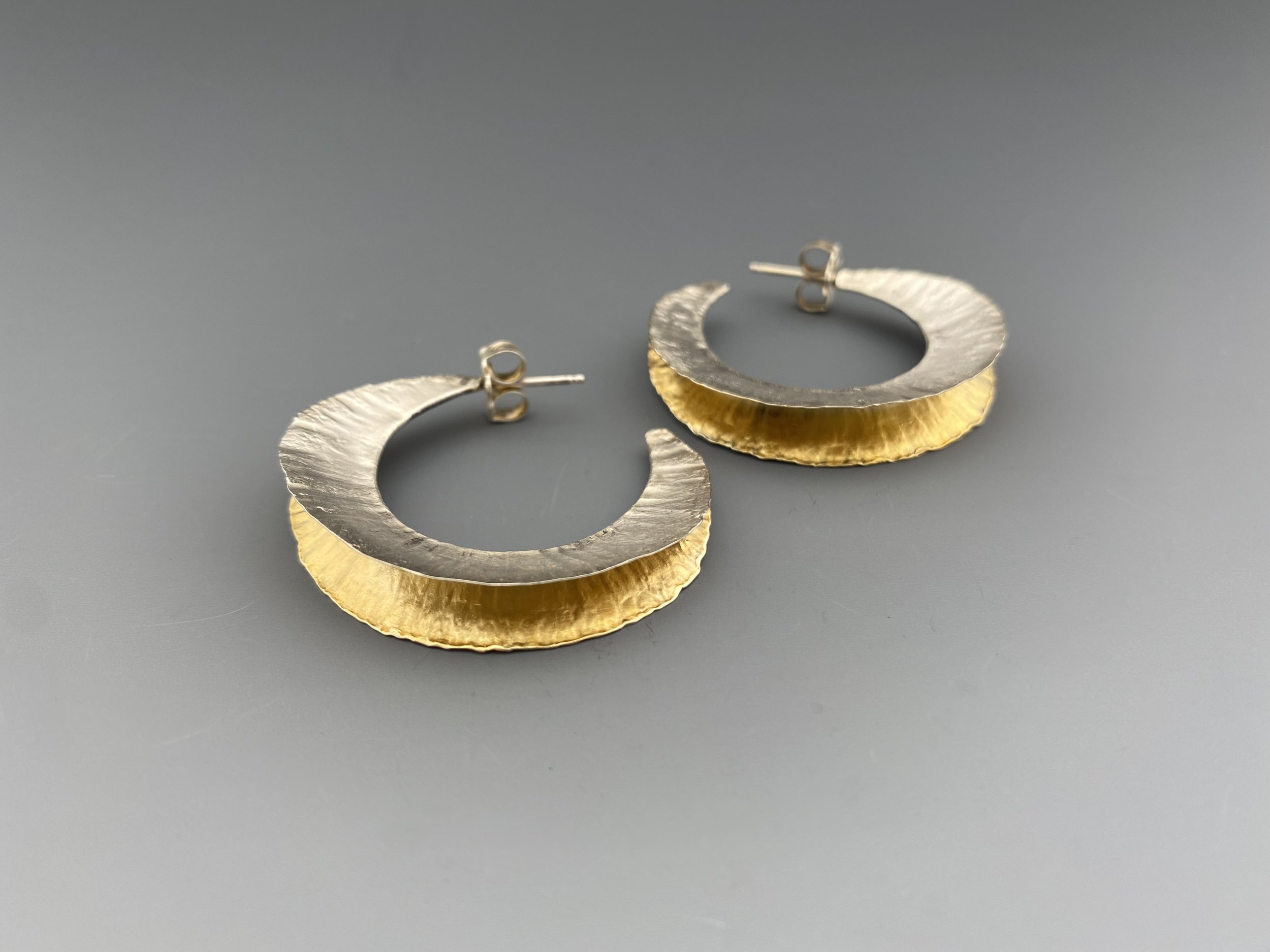 TWO TONED SHELL HOOPS