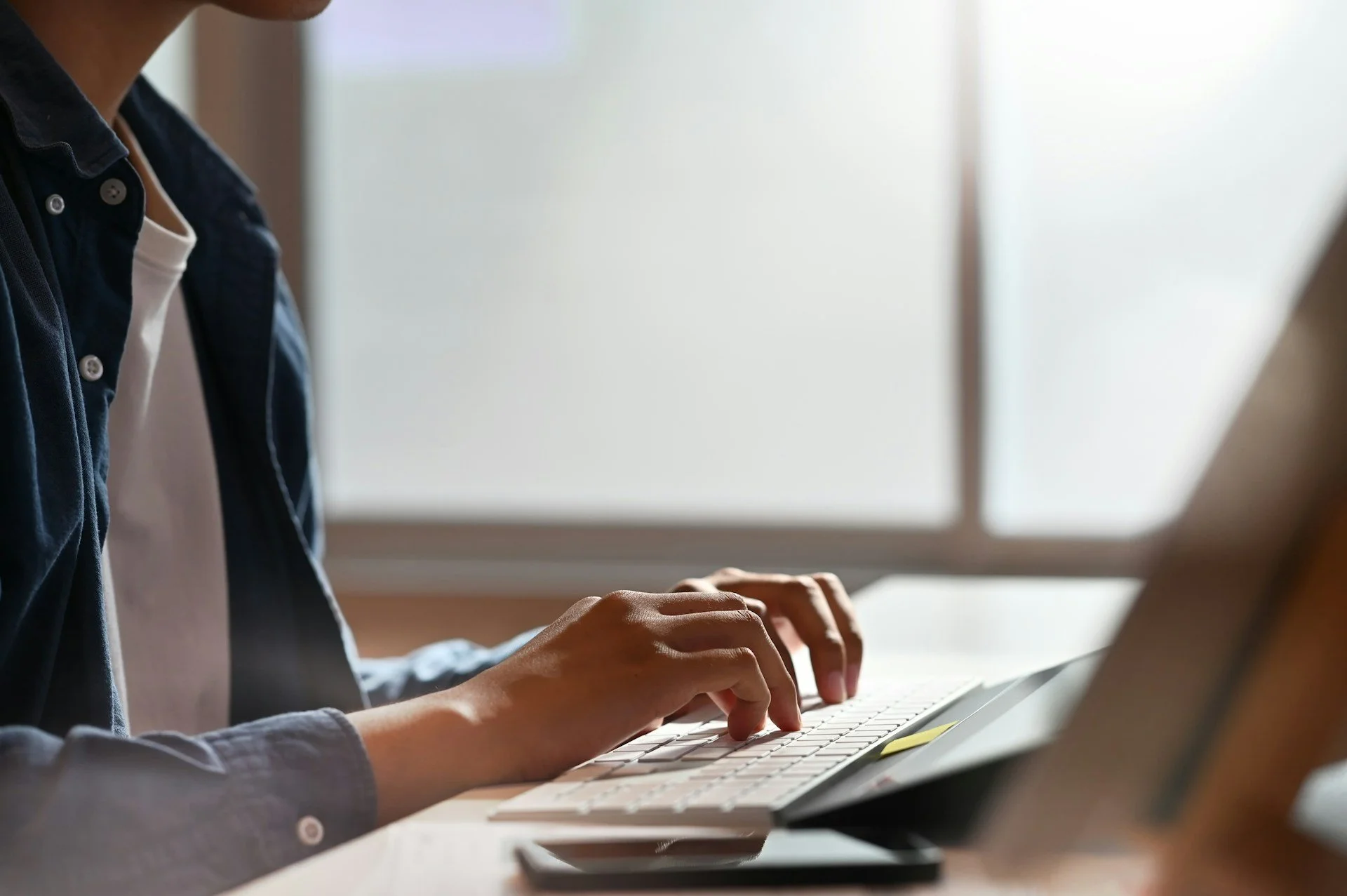 How To Monetize A Newsletter With Sponsorships, Subscriptions, And More