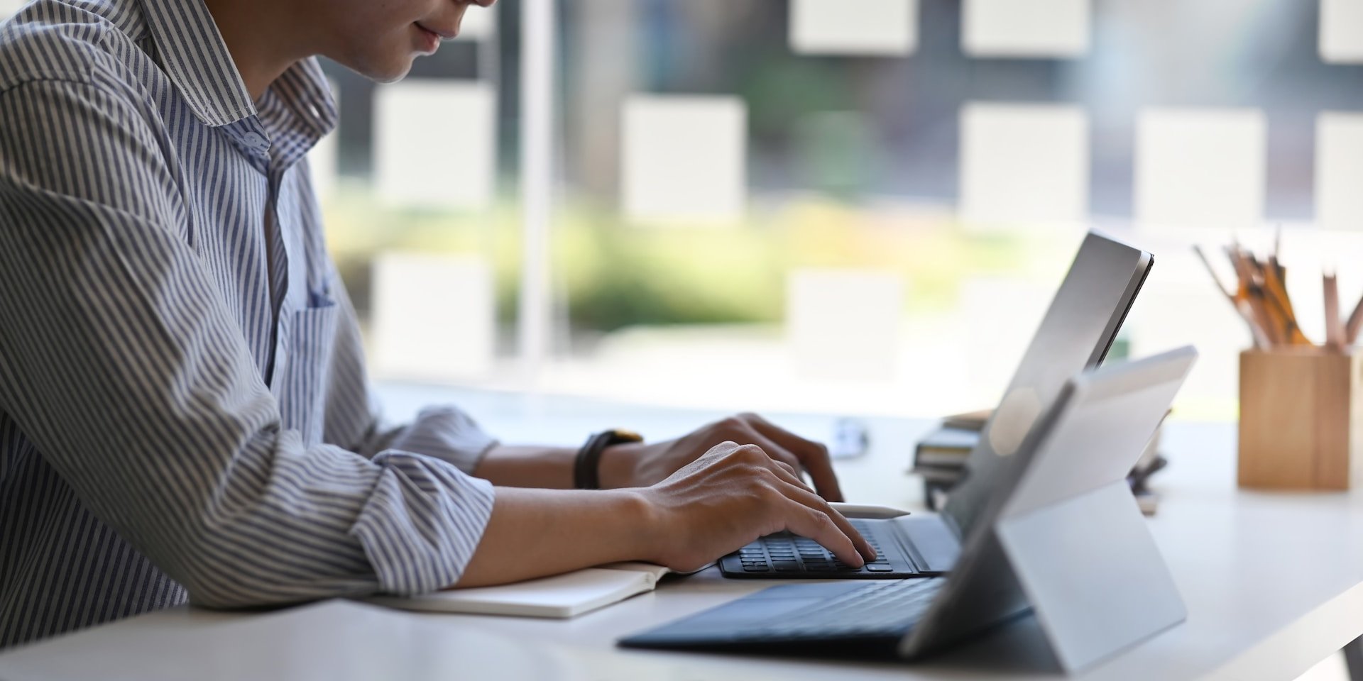 How Startup Newsletter Sponsorships Turn Readers Into Customers